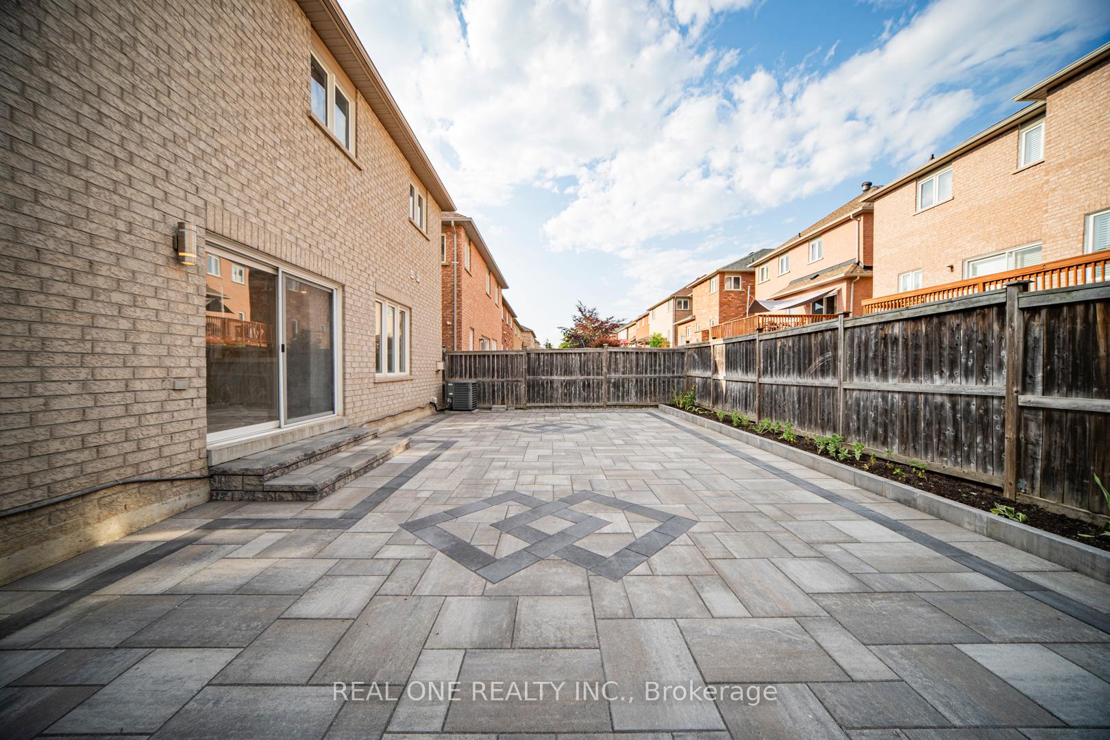 Photo 4 of 21 Gracewell Road, Markham, Greensborough — HOMEH