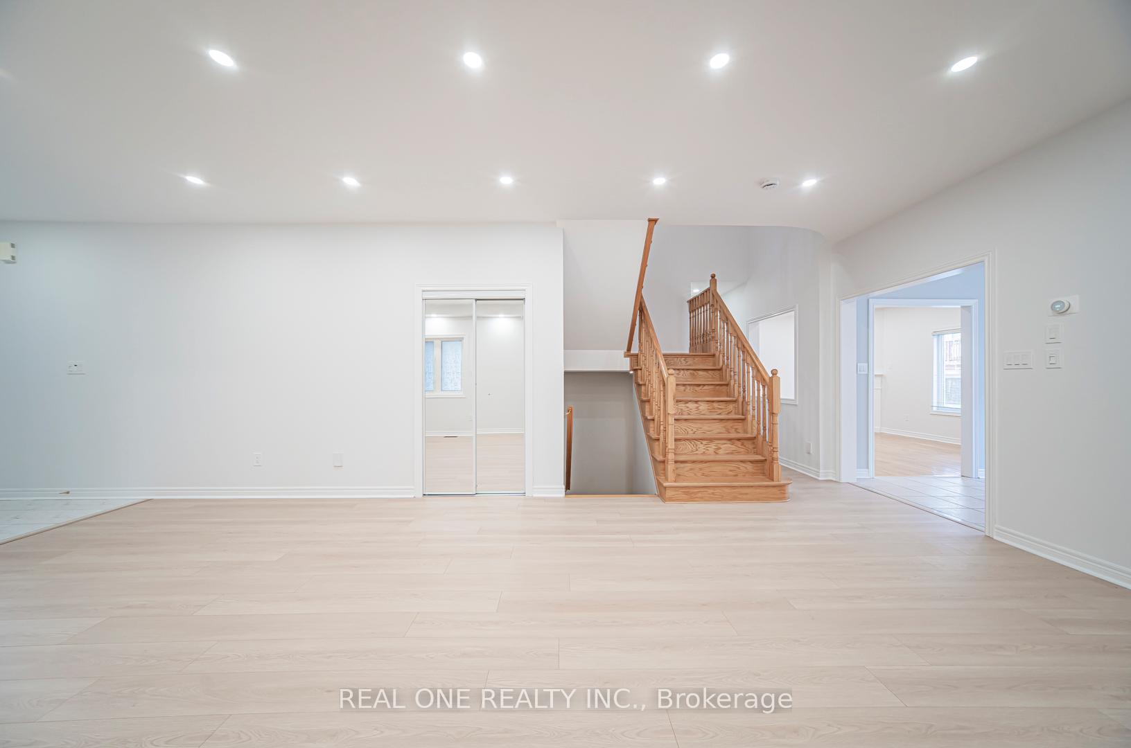 Photo 15 of 21 Gracewell Road, Markham, Greensborough — HOMEH