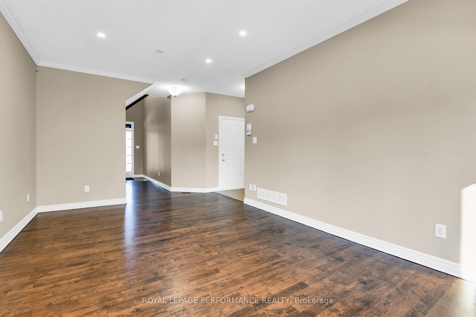 Photo 8 of 760 Fletcher Circle W, Ottawa, Kanata - Kanata Lakes/Heritage Hills — HOMEH