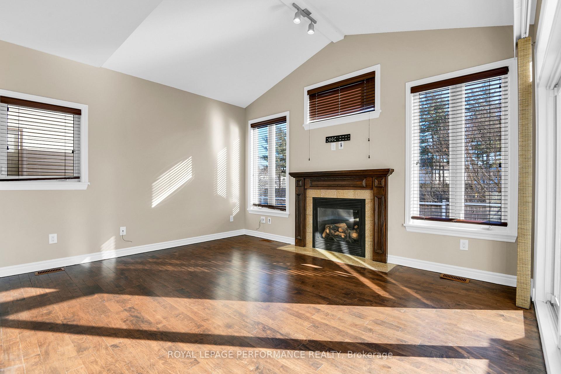 Photo 9 of 760 Fletcher Circle W, Ottawa, Kanata - Kanata Lakes/Heritage Hills — HOMEH