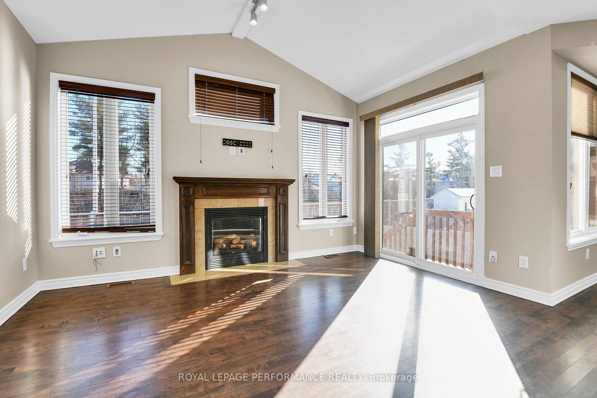 Photo 10 of 760 Fletcher Circle W, Ottawa, Kanata - Kanata Lakes/Heritage Hills — HOMEH