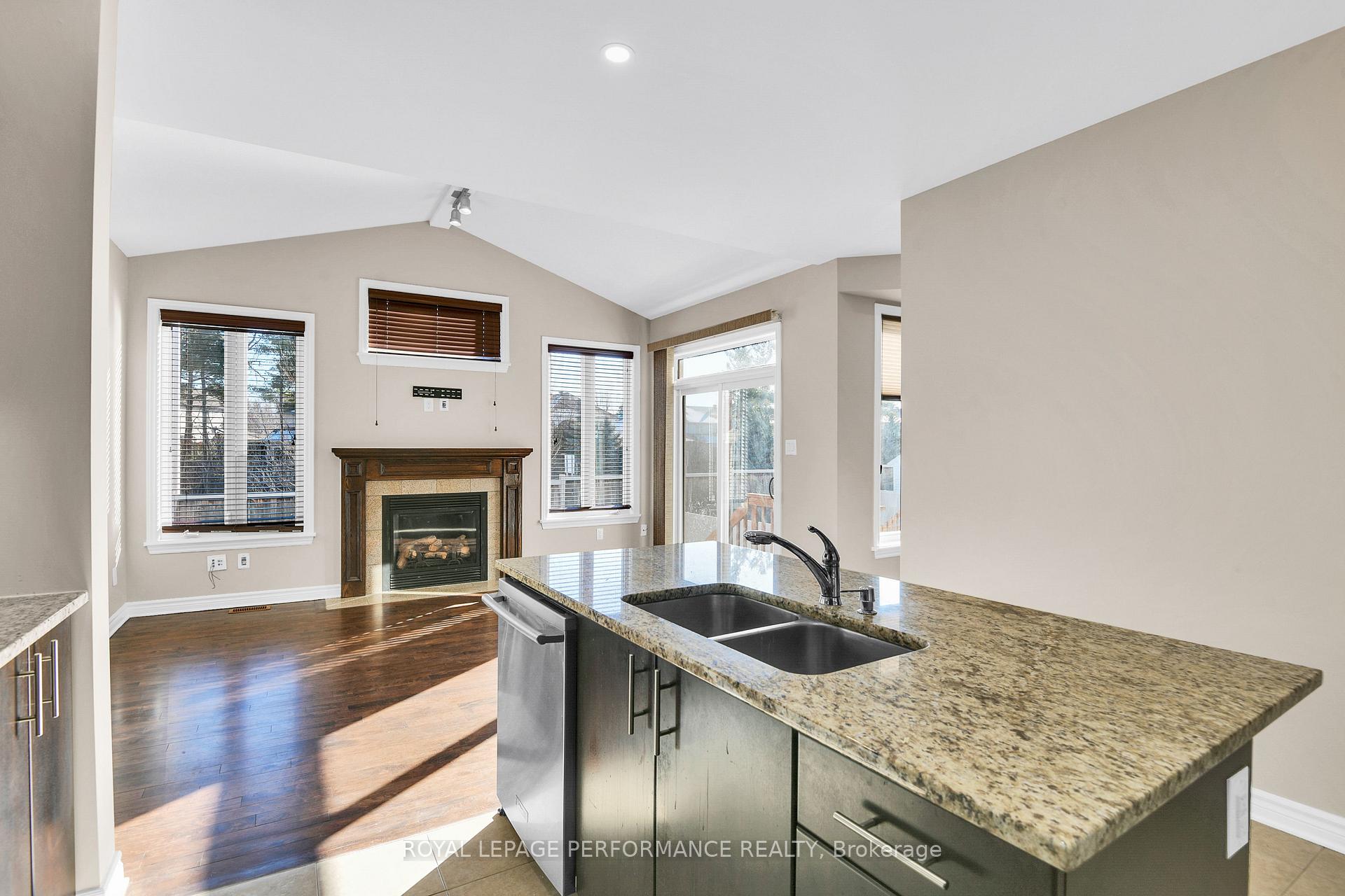 Photo 15 of 760 Fletcher Circle W, Ottawa, Kanata - Kanata Lakes/Heritage Hills — HOMEH