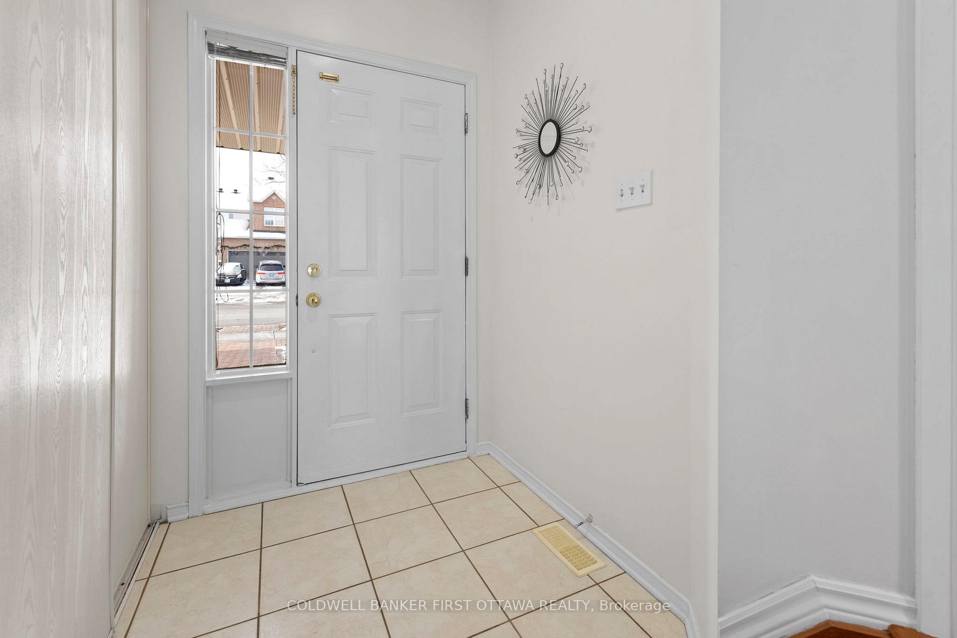 Photo 3 of 152 Flamborough Way, Ottawa, Kanata - Morgan's Grant/South March — HOMEH