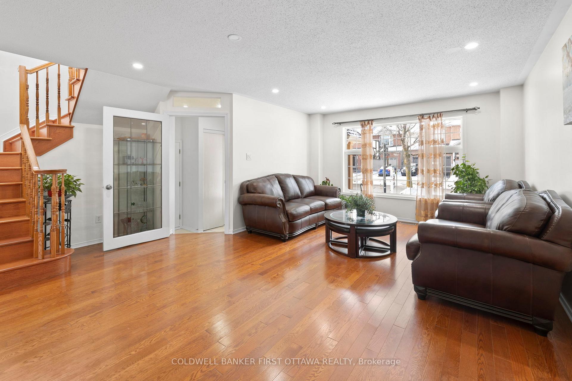 Photo 4 of 152 Flamborough Way, Ottawa, Kanata - Morgan's Grant/South March — HOMEH