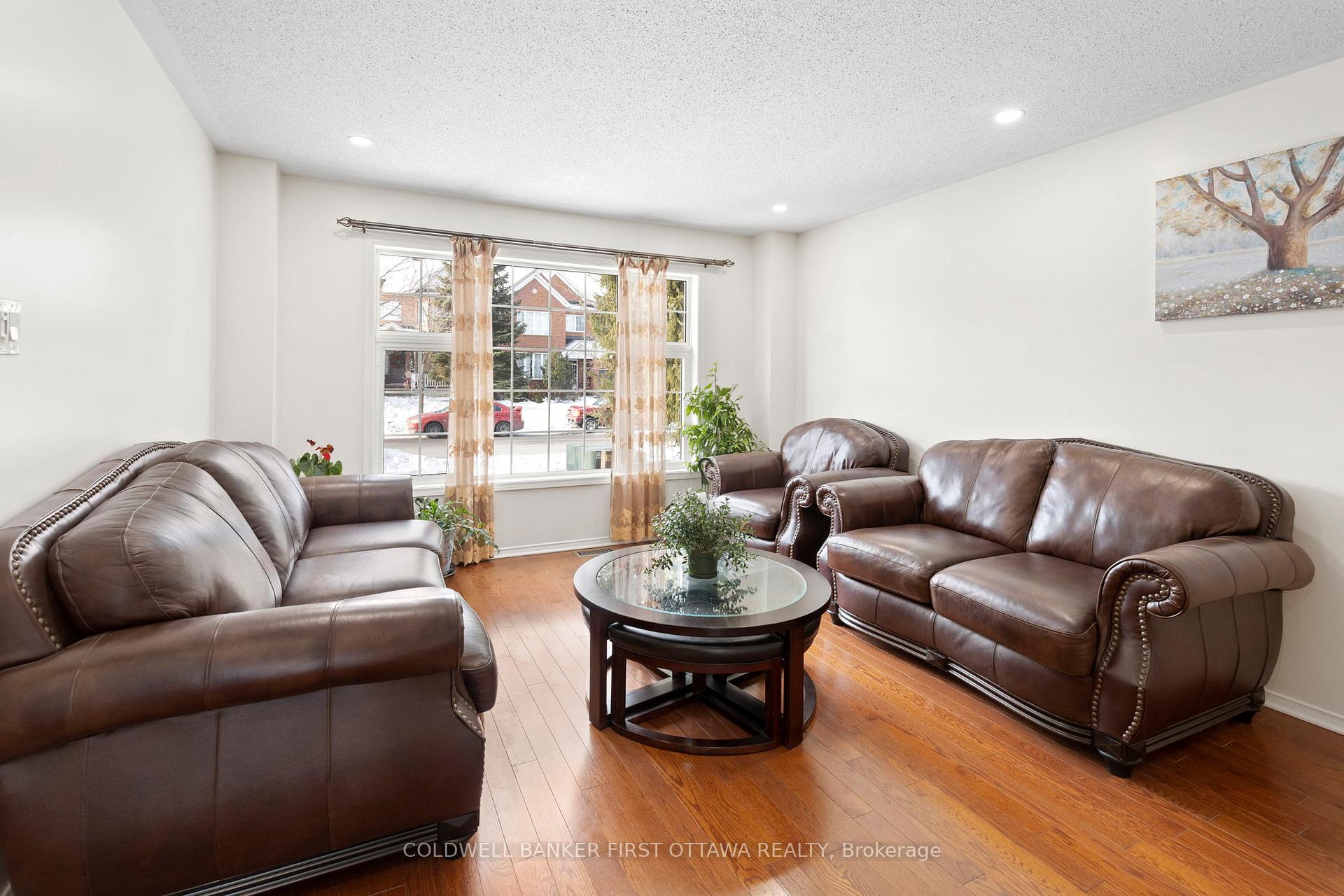 Photo 5 of 152 Flamborough Way, Ottawa, Kanata - Morgan's Grant/South March — HOMEH