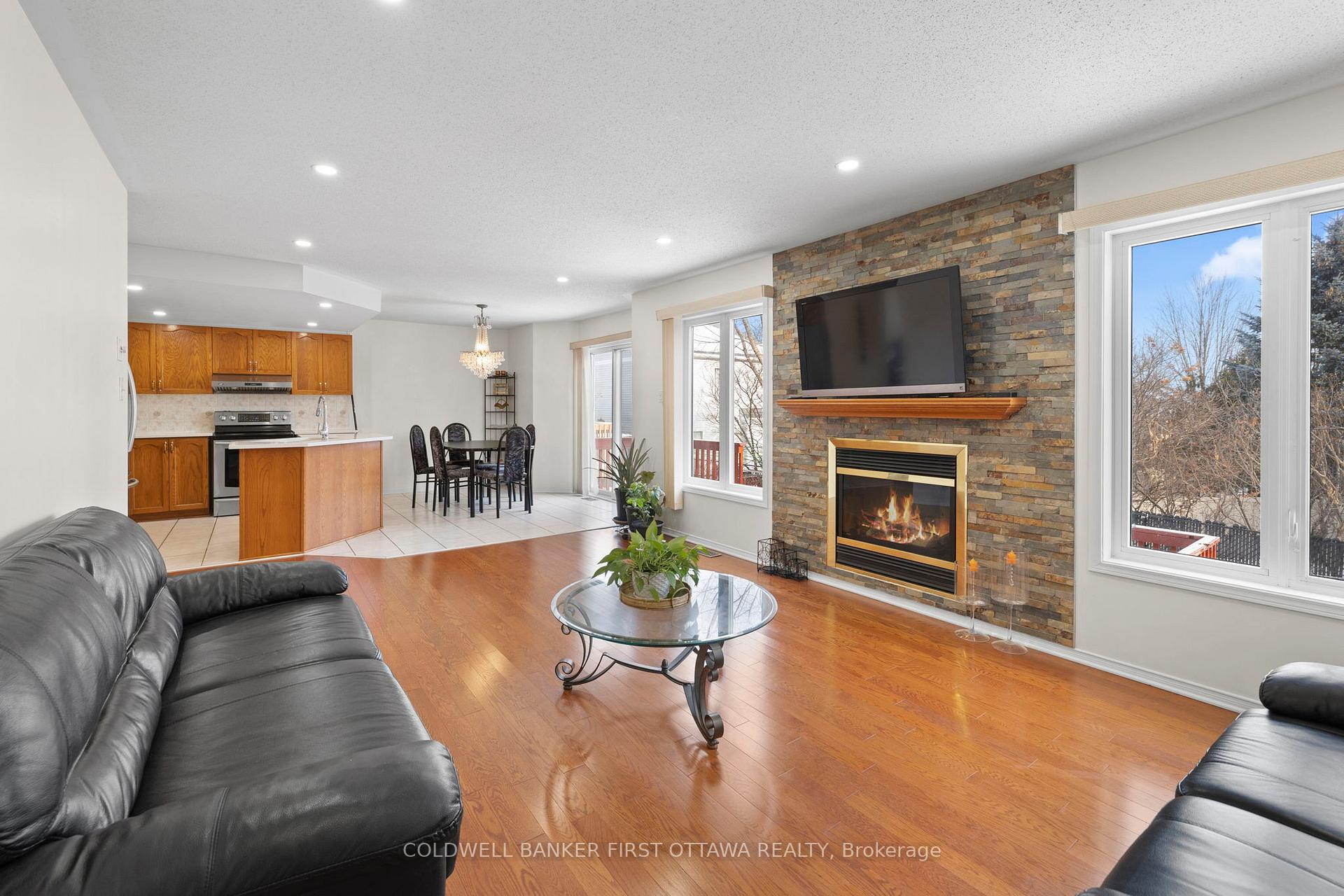 Photo 7 of 152 Flamborough Way, Ottawa, Kanata - Morgan's Grant/South March — HOMEH