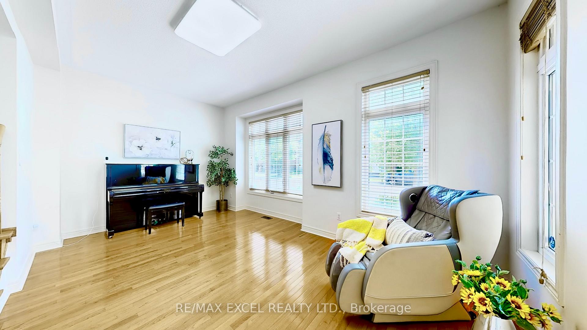 Photo 2 of 809 Cornell Rouge Boulevard, Markham, Cornell — HOMEH