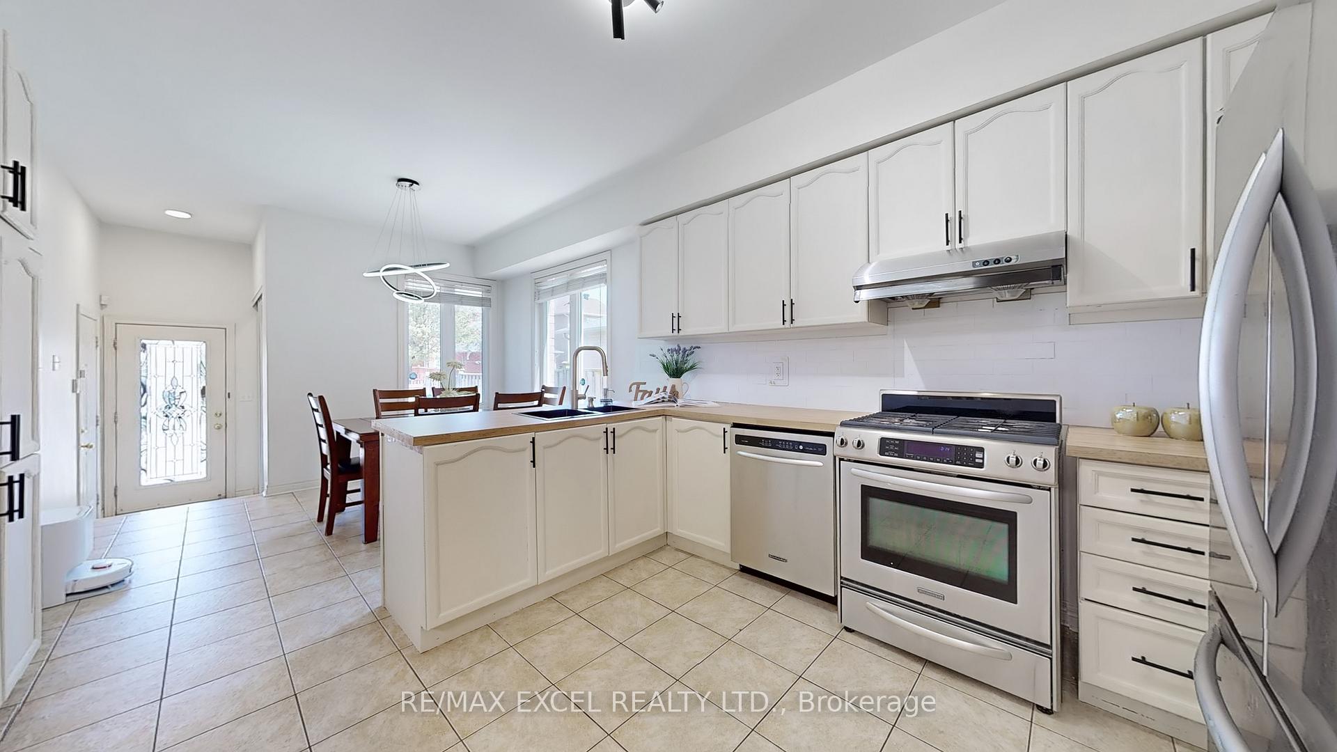 Photo 6 of 809 Cornell Rouge Boulevard, Markham, Cornell — HOMEH