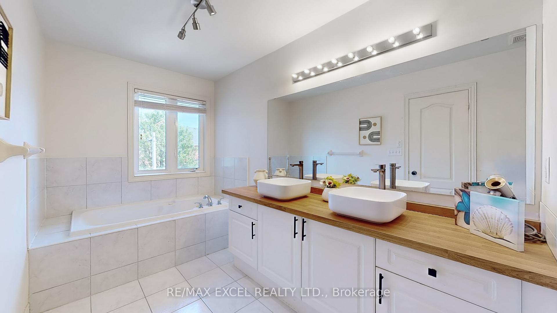 Photo 10 of 809 Cornell Rouge Boulevard, Markham, Cornell — HOMEH