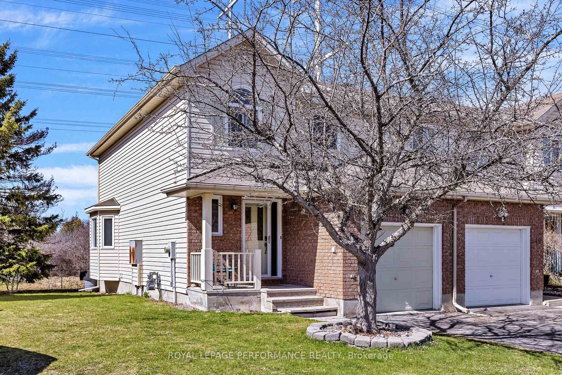 Photo 3 of 47 Birchbank Crescent, Ottawa, Kanata - Bridlewood — HOMEH