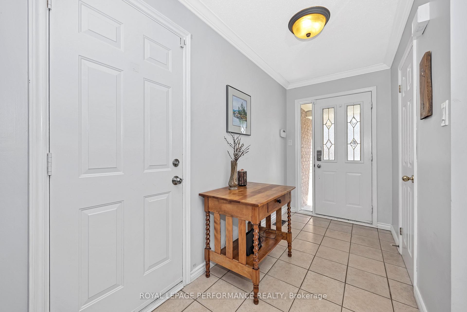 Photo 5 of 47 Birchbank Crescent, Ottawa, Kanata - Bridlewood — HOMEH