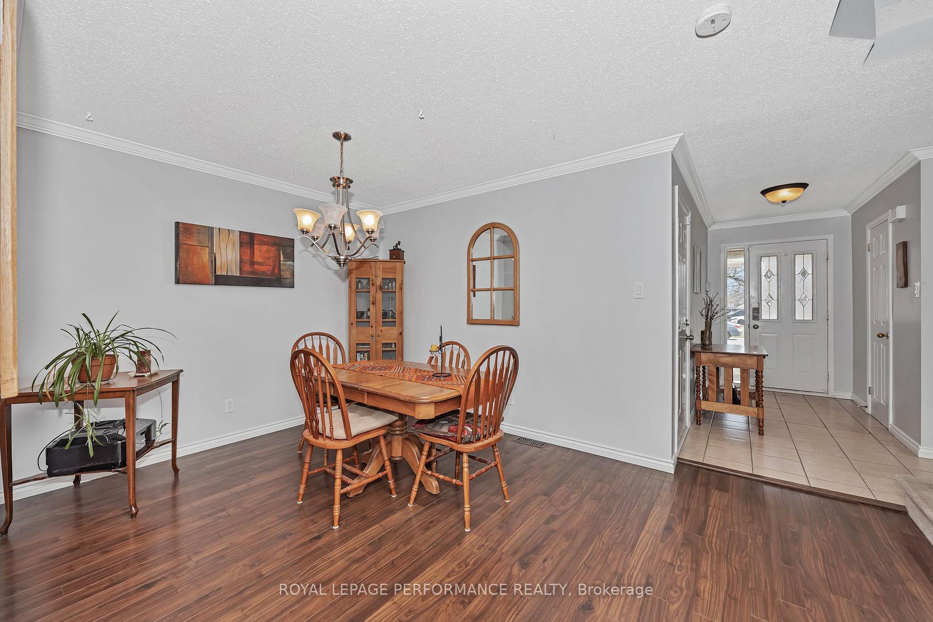 Photo 6 of 47 Birchbank Crescent, Ottawa, Kanata - Bridlewood — HOMEH