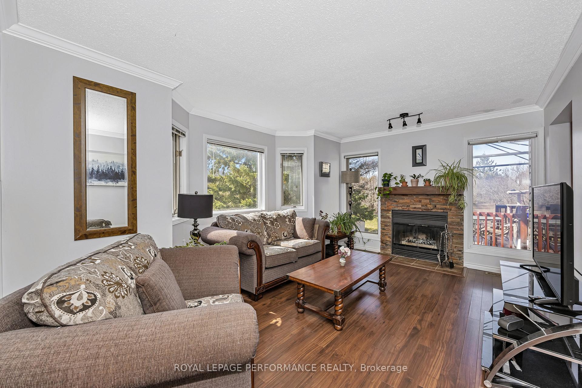 Photo 9 of 47 Birchbank Crescent, Ottawa, Kanata - Bridlewood — HOMEH