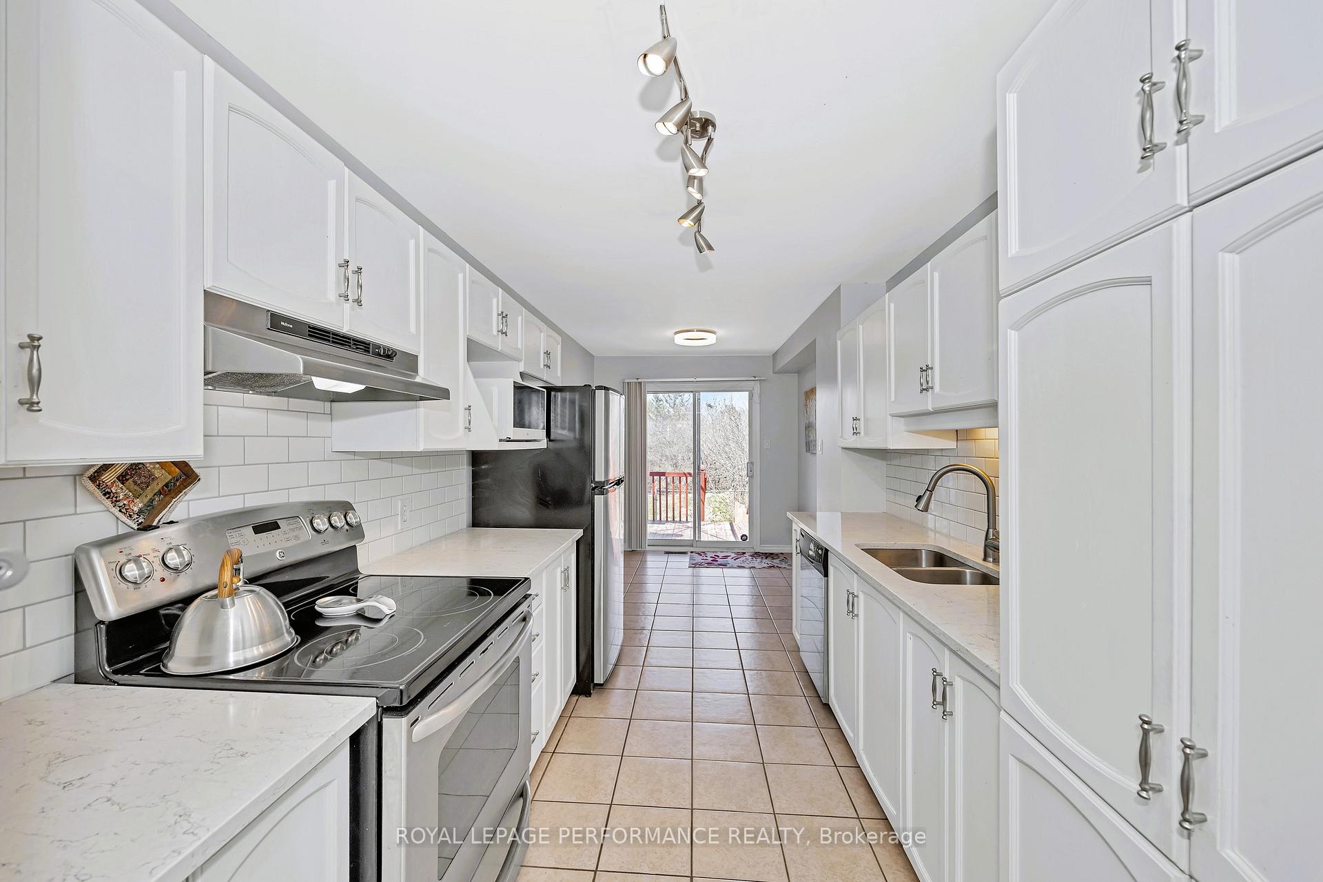 Photo 12 of 47 Birchbank Crescent, Ottawa, Kanata - Bridlewood — HOMEH