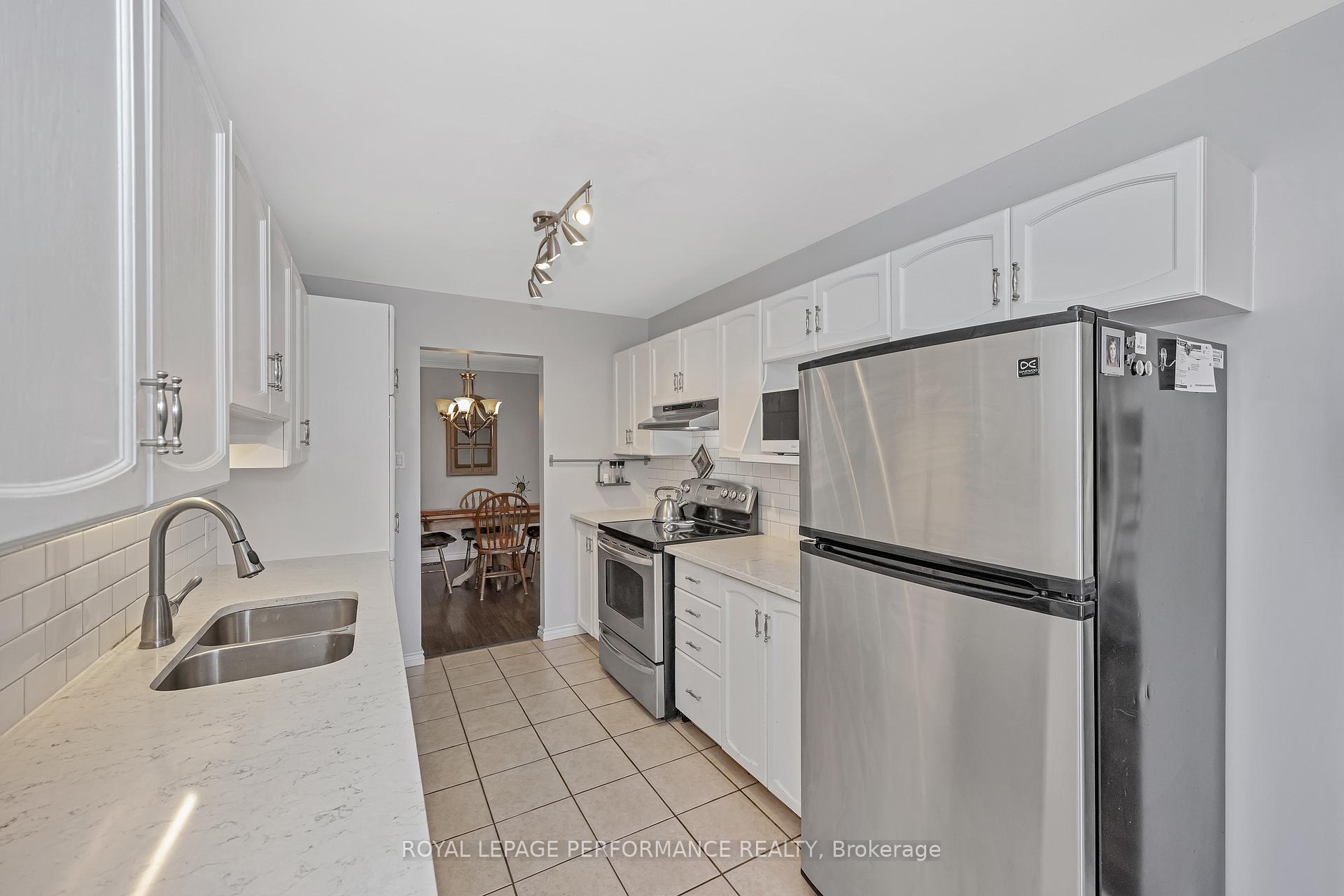 Photo 14 of 47 Birchbank Crescent, Ottawa, Kanata - Bridlewood — HOMEH