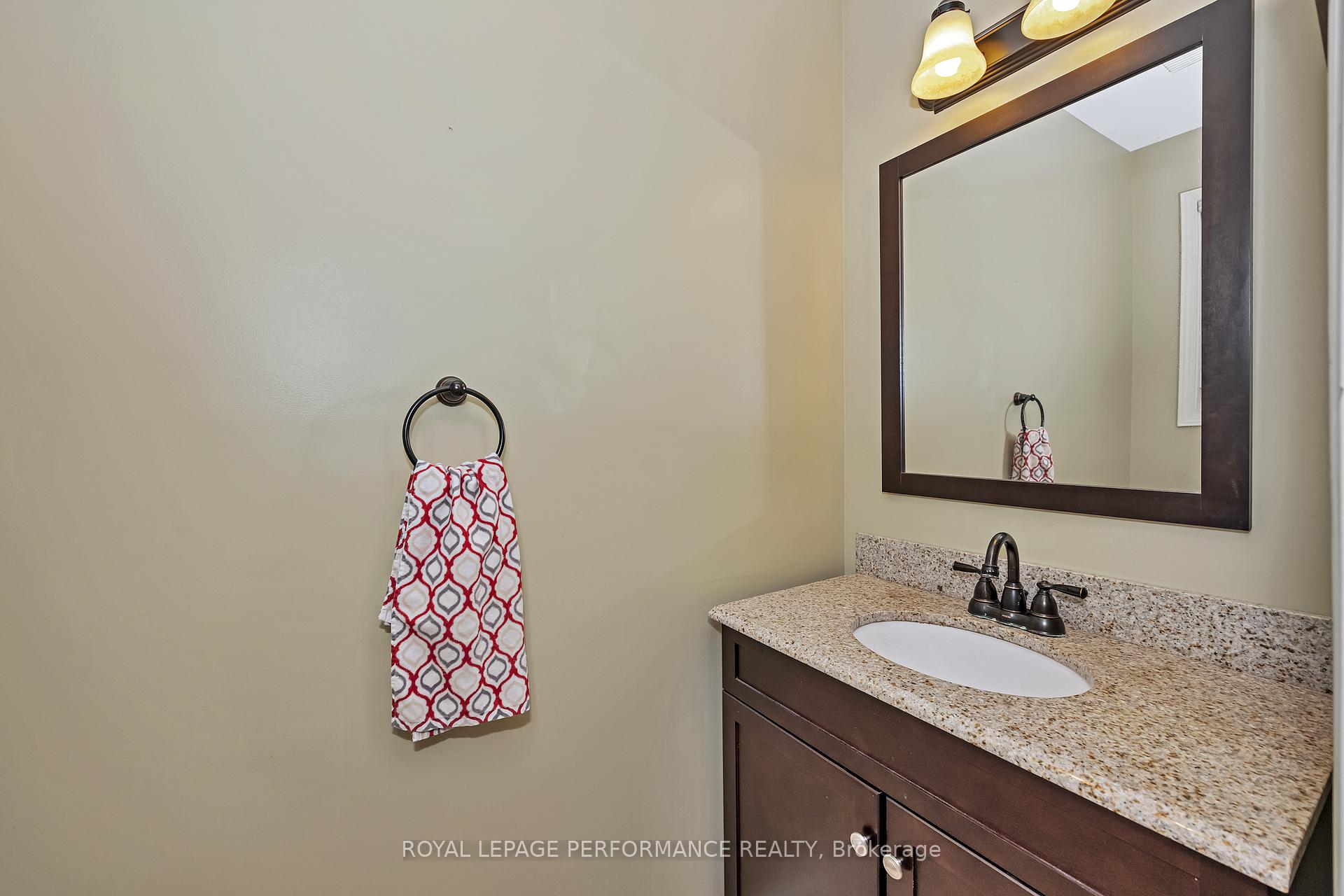 Photo 17 of 47 Birchbank Crescent, Ottawa, Kanata - Bridlewood — HOMEH