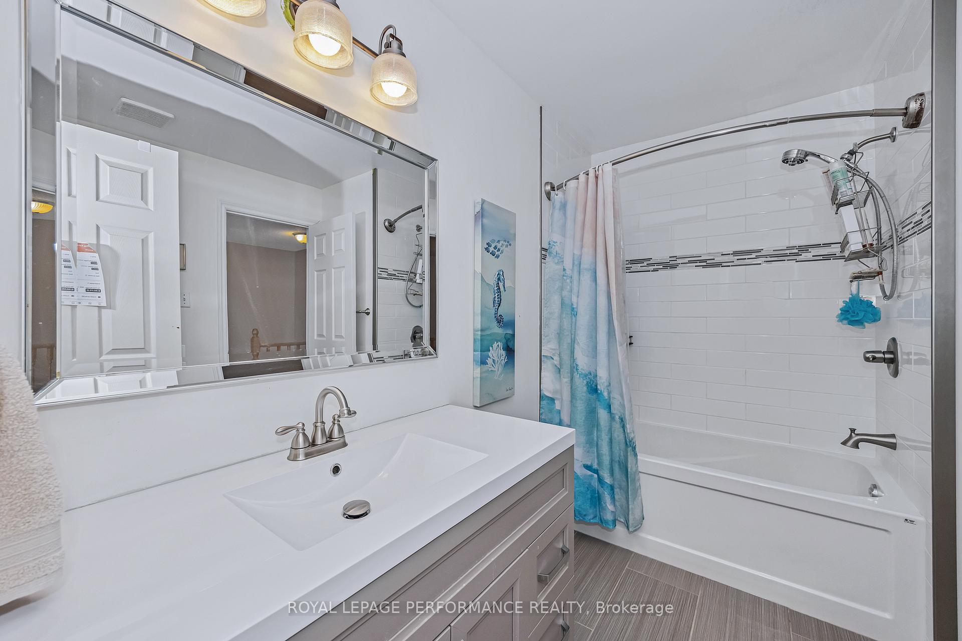 Photo 23 of 47 Birchbank Crescent, Ottawa, Kanata - Bridlewood — HOMEH