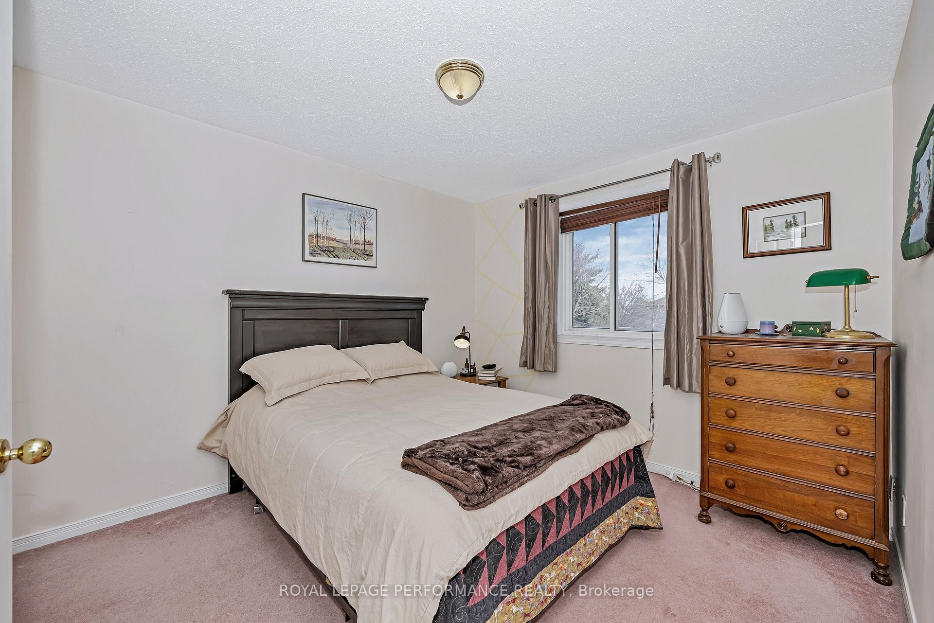 Photo 24 of 47 Birchbank Crescent, Ottawa, Kanata - Bridlewood — HOMEH