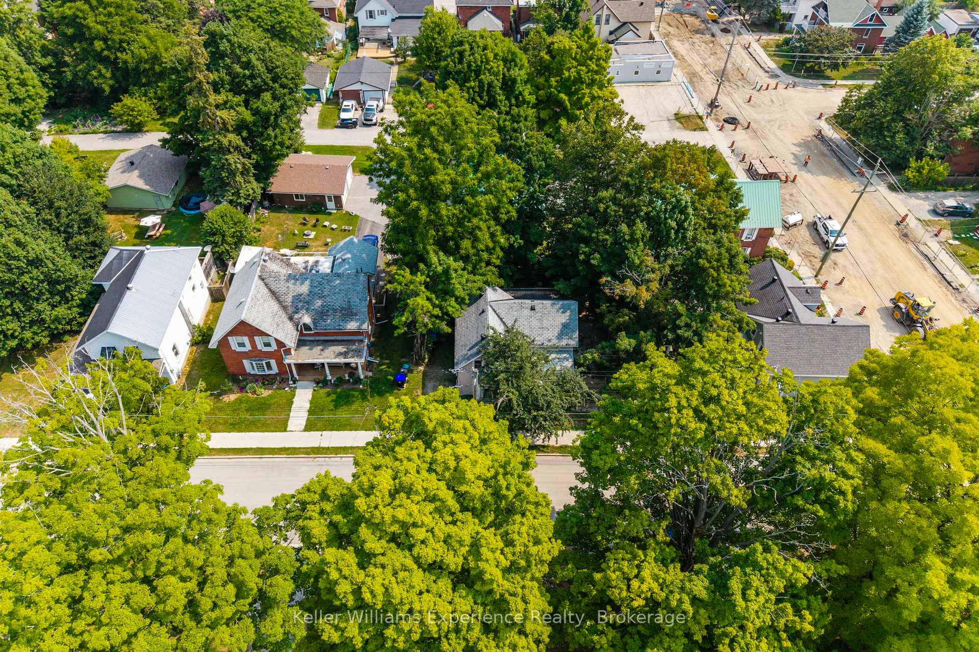 Photo 4 of 361 Third Street, Midland — HOMEH