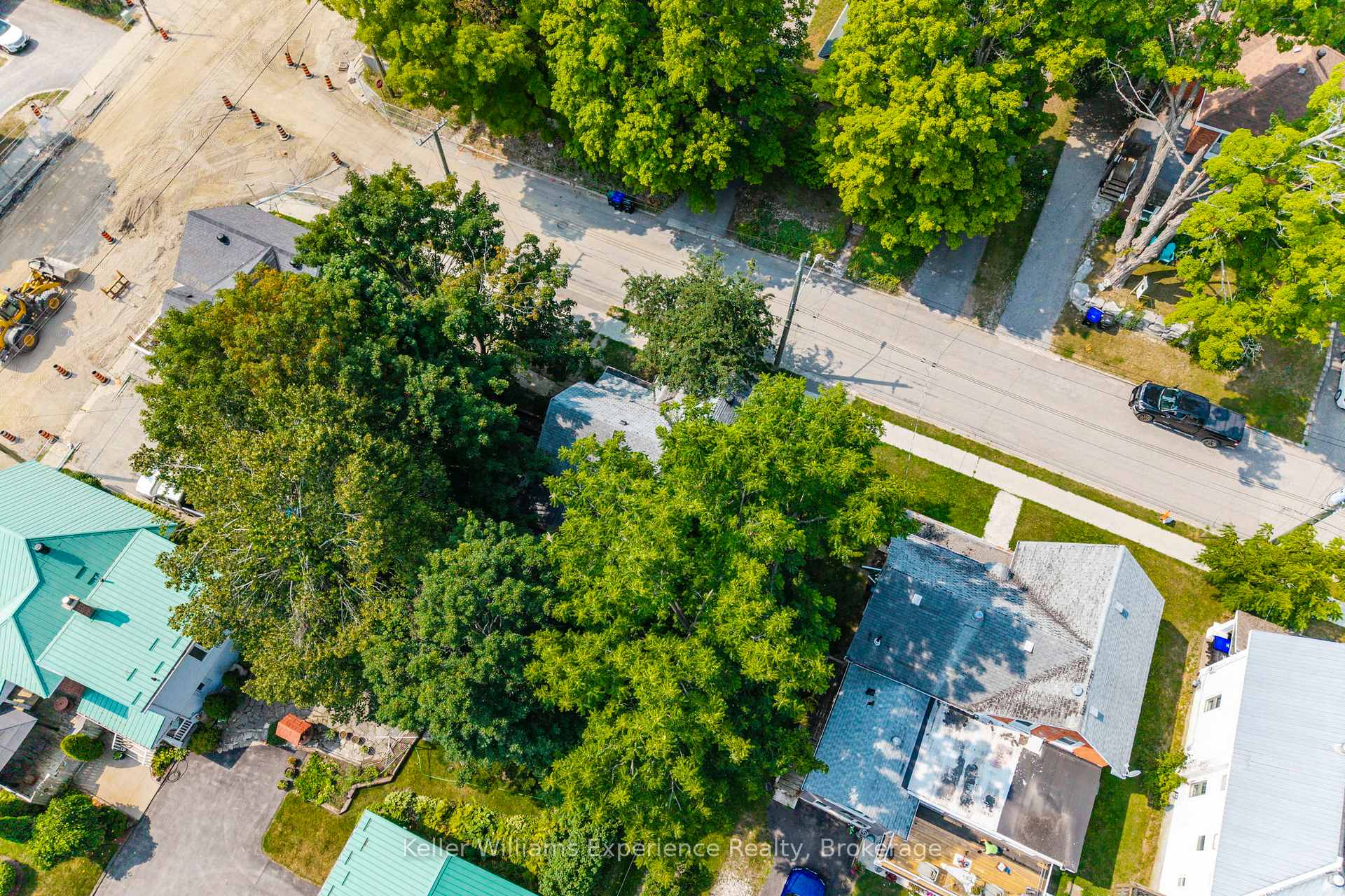 Photo 5 of 361 Third Street, Midland — HOMEH