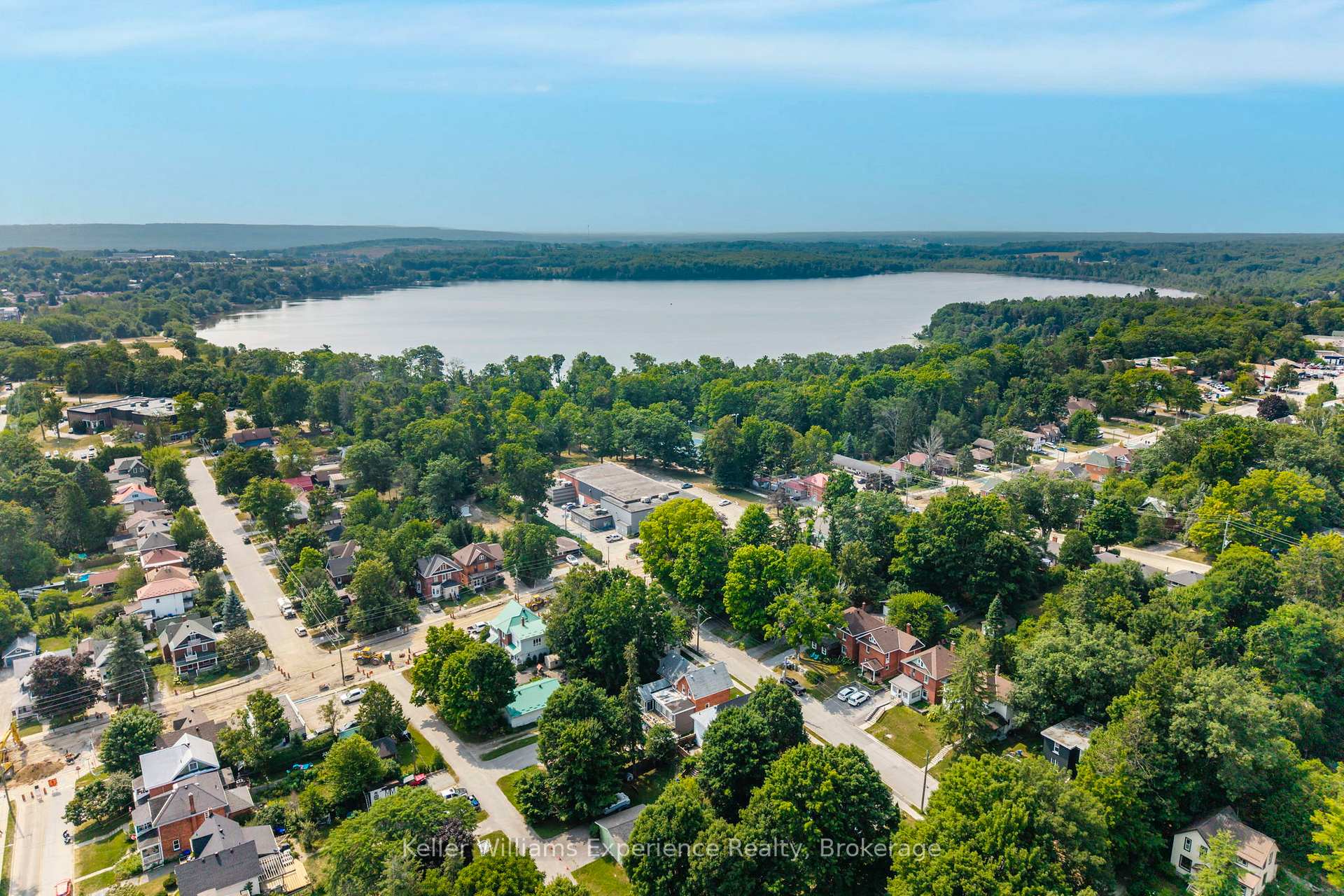 Photo 7 of 361 Third Street, Midland — HOMEH