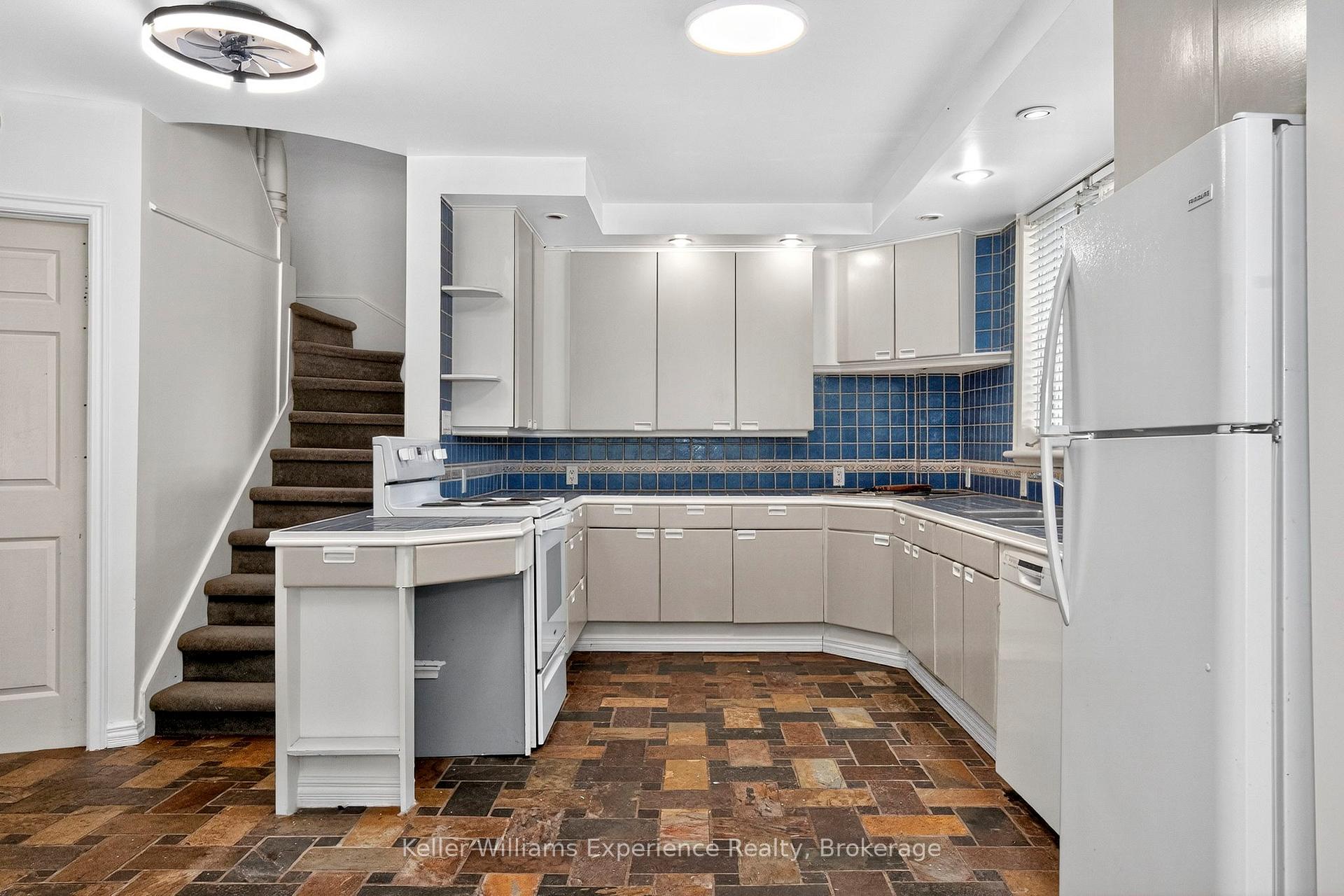 Photo 9 of 361 Third Street, Midland — HOMEH