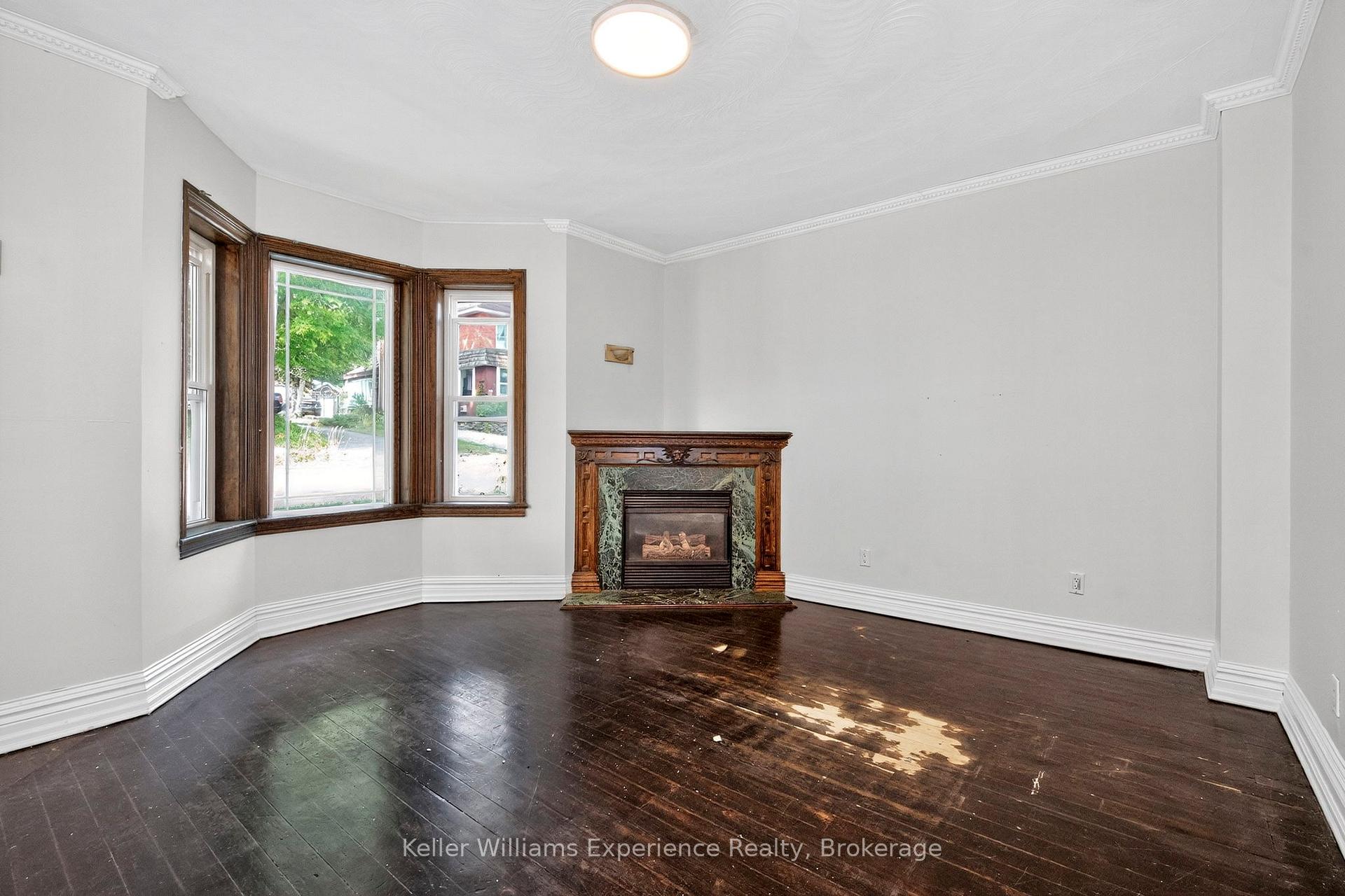 Photo 14 of 361 Third Street, Midland — HOMEH