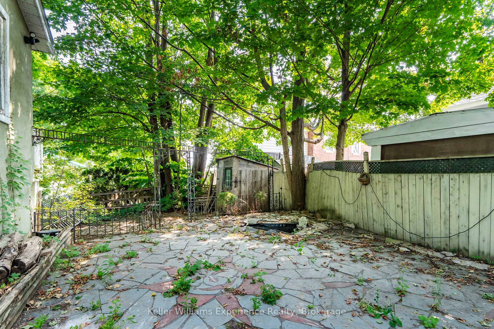 Photo 20 of 361 Third Street, Midland — HOMEH