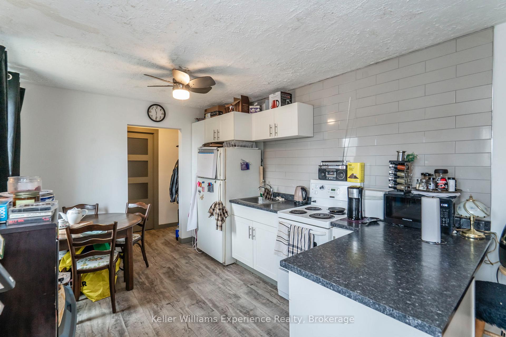 Photo 23 of 361 Third Street, Midland — HOMEH