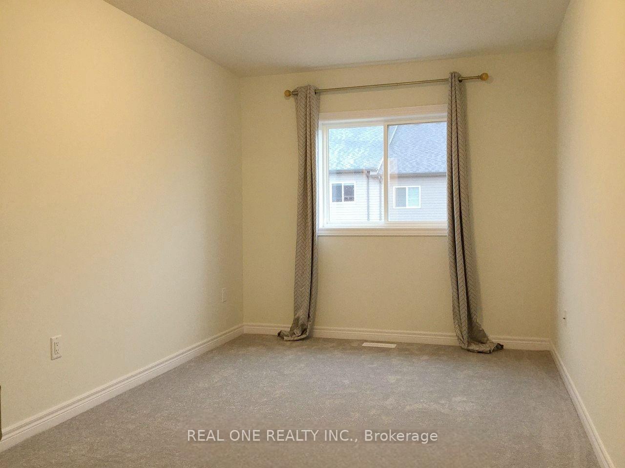 Photo 11 of 7 Sharp Drive, Hamilton, Meadowlands — HOMEH