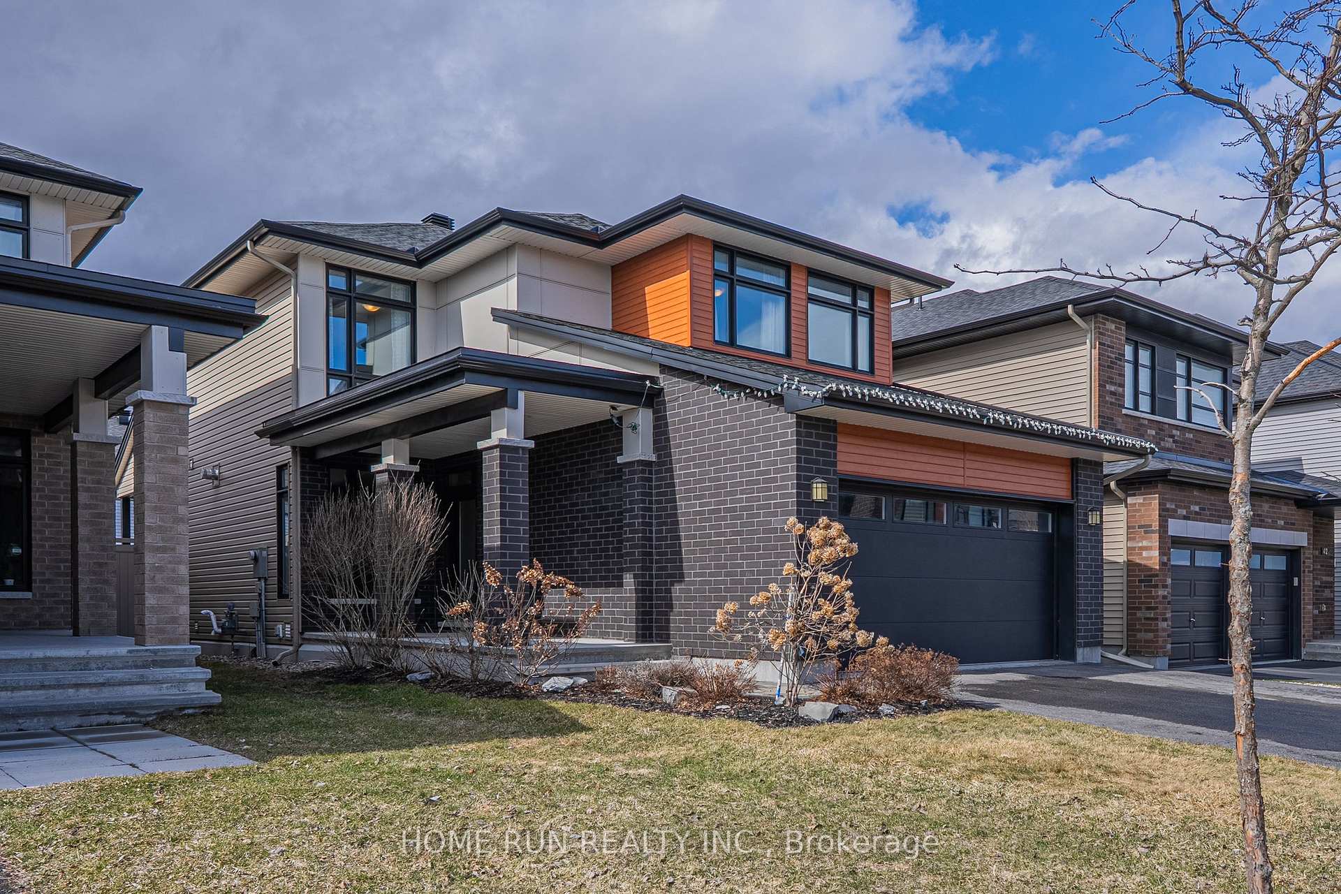 Photo 3 of 44 Thunderbolt Street, Ottawa, Kanata - Emerald Meadows/Trailwest — HOMEH