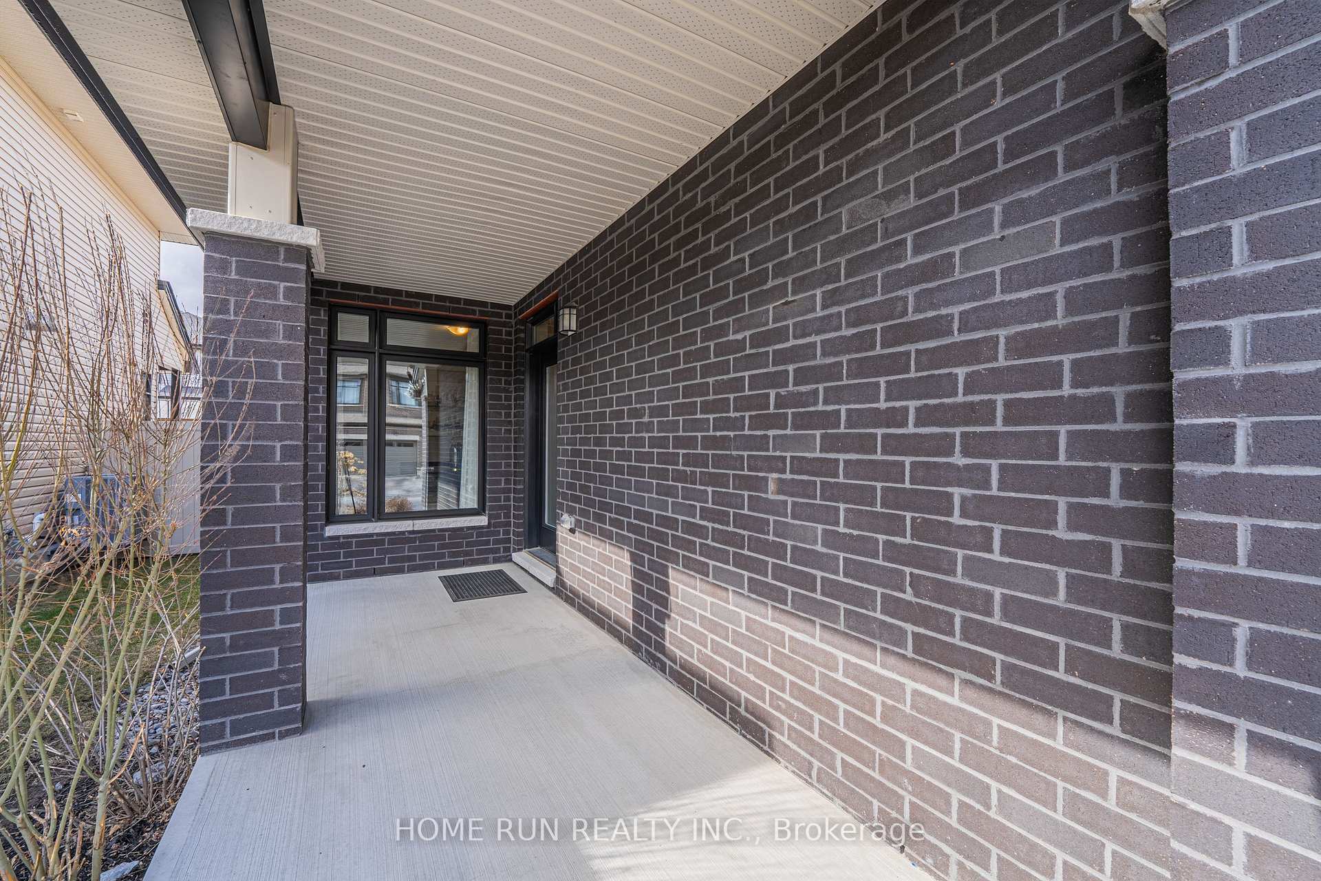 Photo 4 of 44 Thunderbolt Street, Ottawa, Kanata - Emerald Meadows/Trailwest — HOMEH