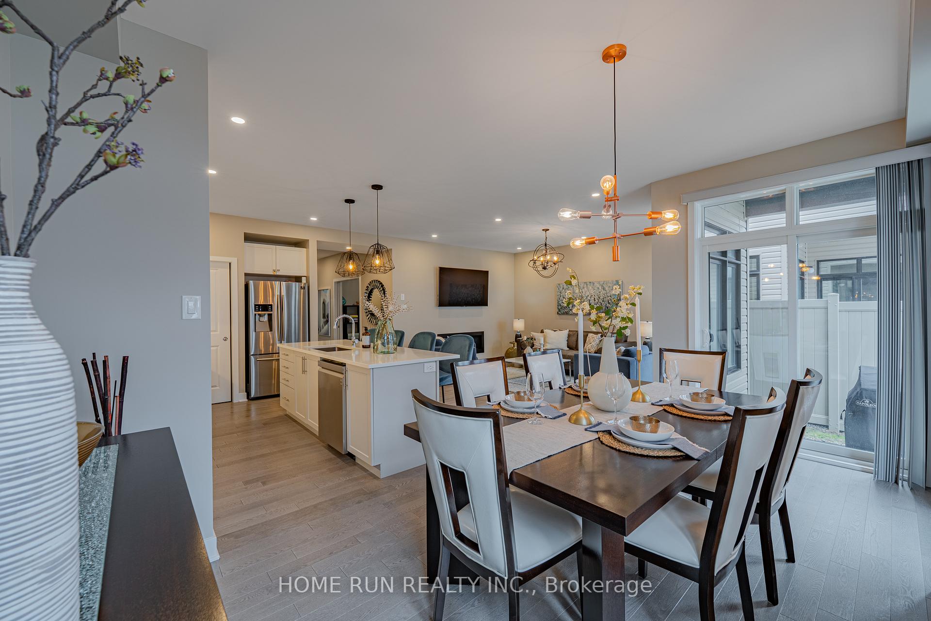 Photo 21 of 44 Thunderbolt Street, Ottawa, Kanata - Emerald Meadows/Trailwest — HOMEH