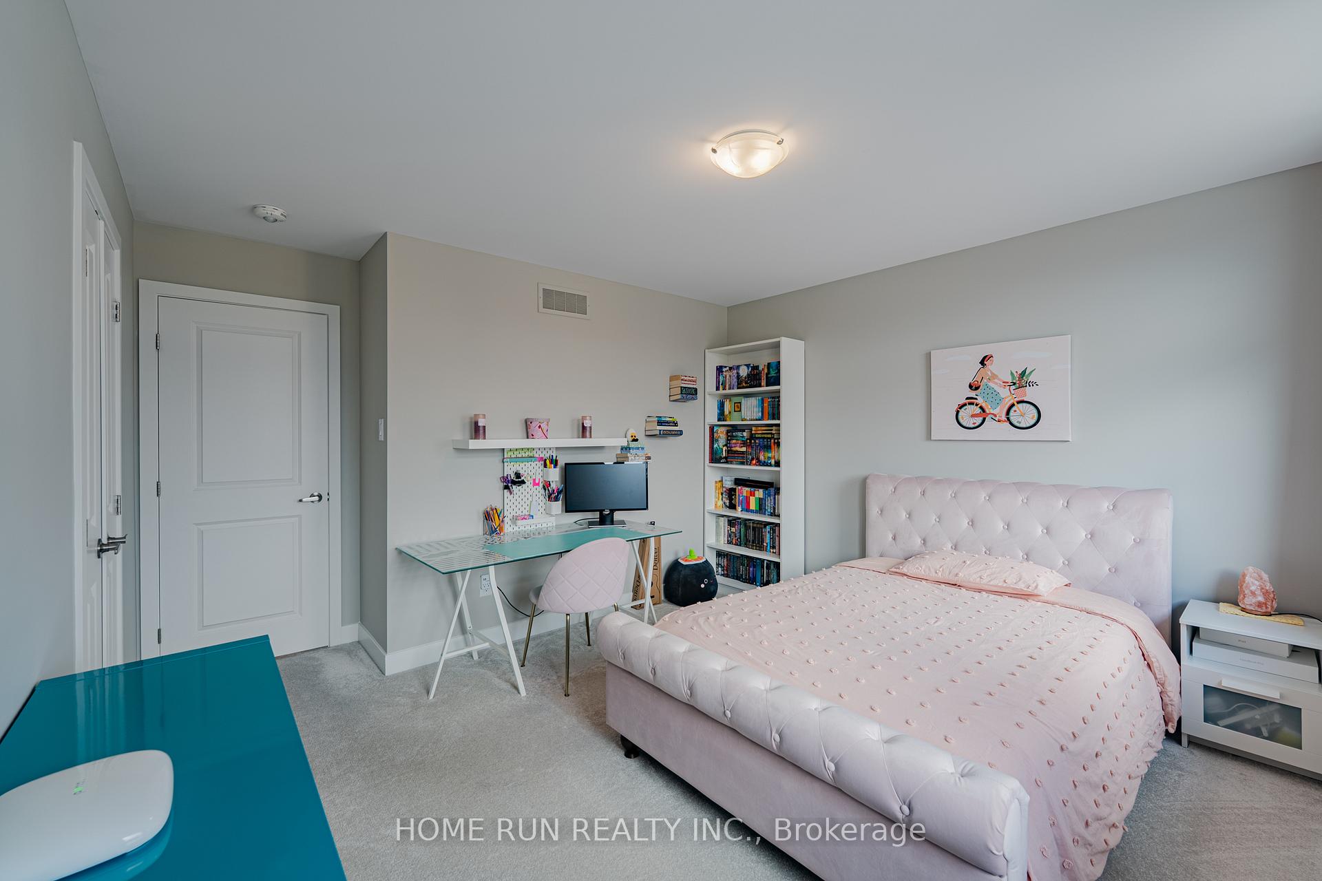 Photo 37 of 44 Thunderbolt Street, Ottawa, Kanata - Emerald Meadows/Trailwest — HOMEH