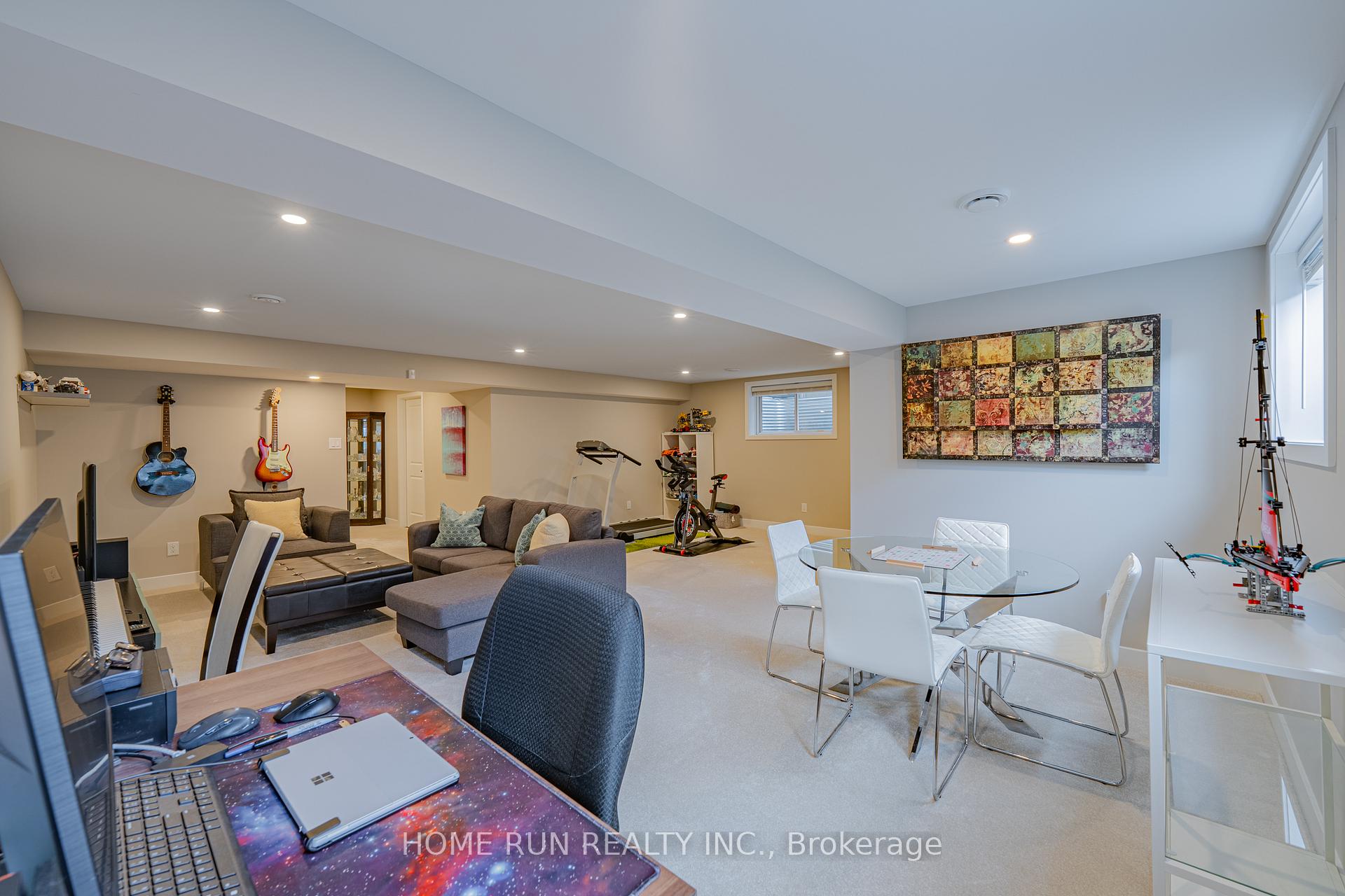 Photo 44 of 44 Thunderbolt Street, Ottawa, Kanata - Emerald Meadows/Trailwest — HOMEH