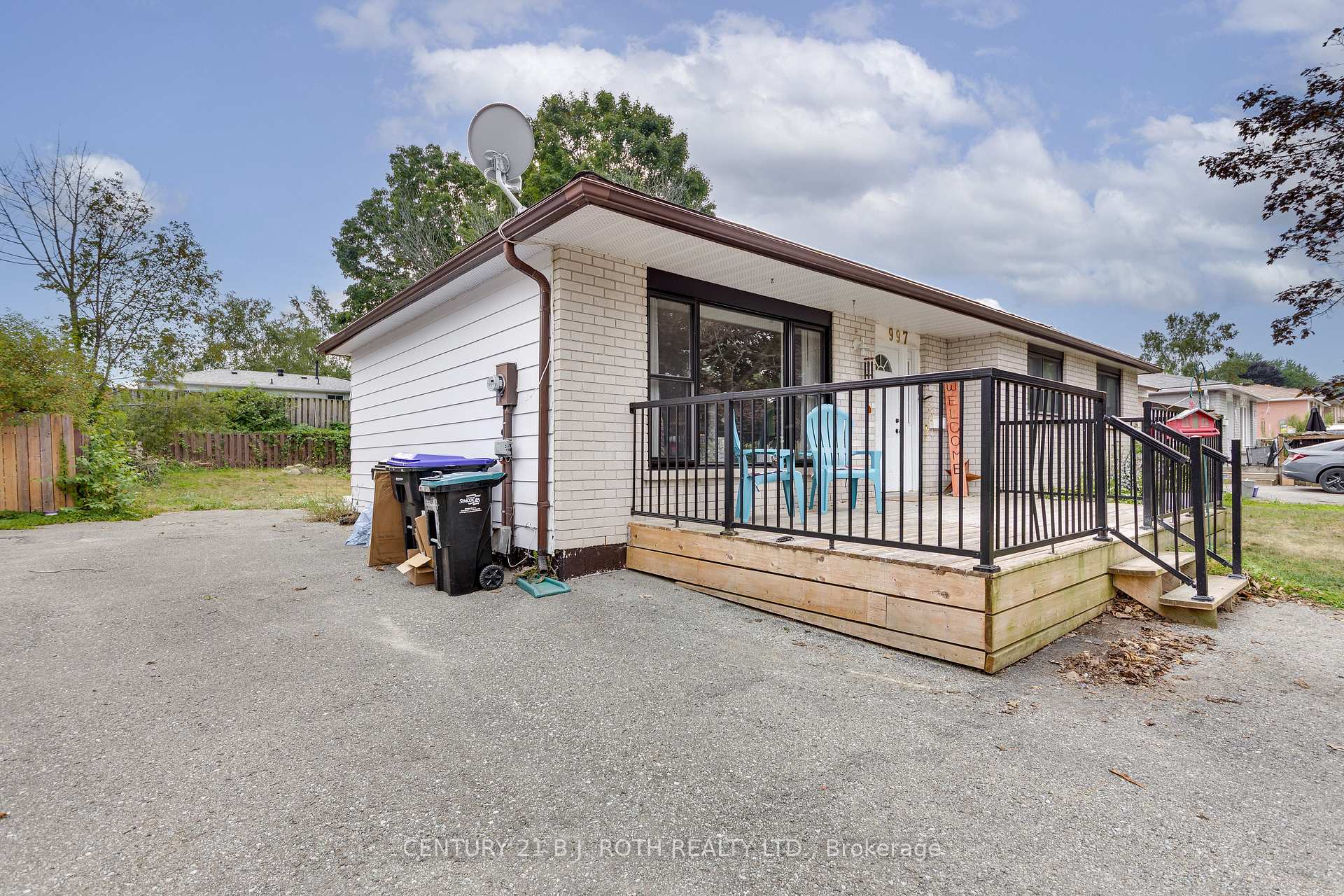 Photo 2 of 997 Glen Bogie Crescent, Midland — HOMEH