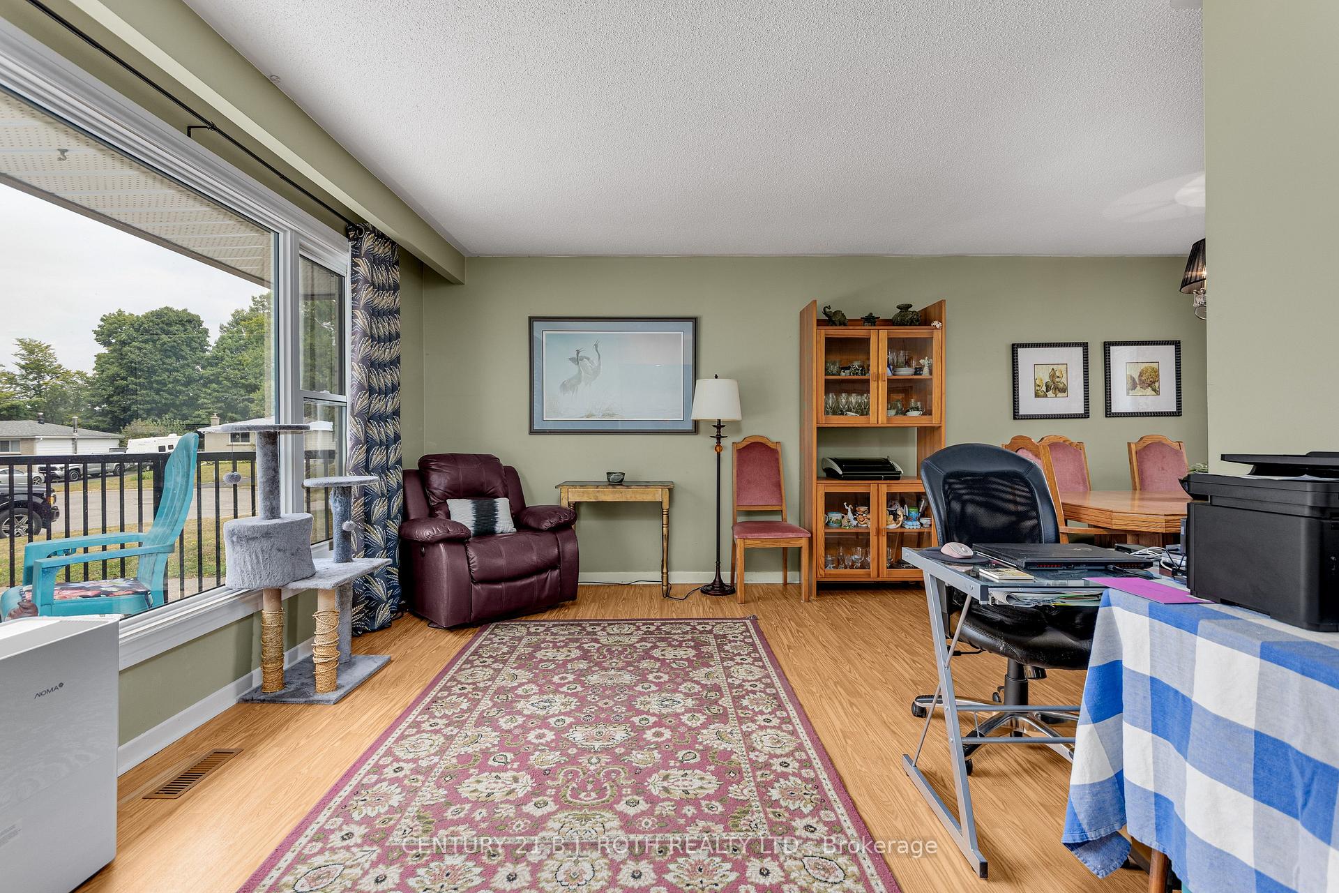 Photo 11 of 997 Glen Bogie Crescent, Midland — HOMEH