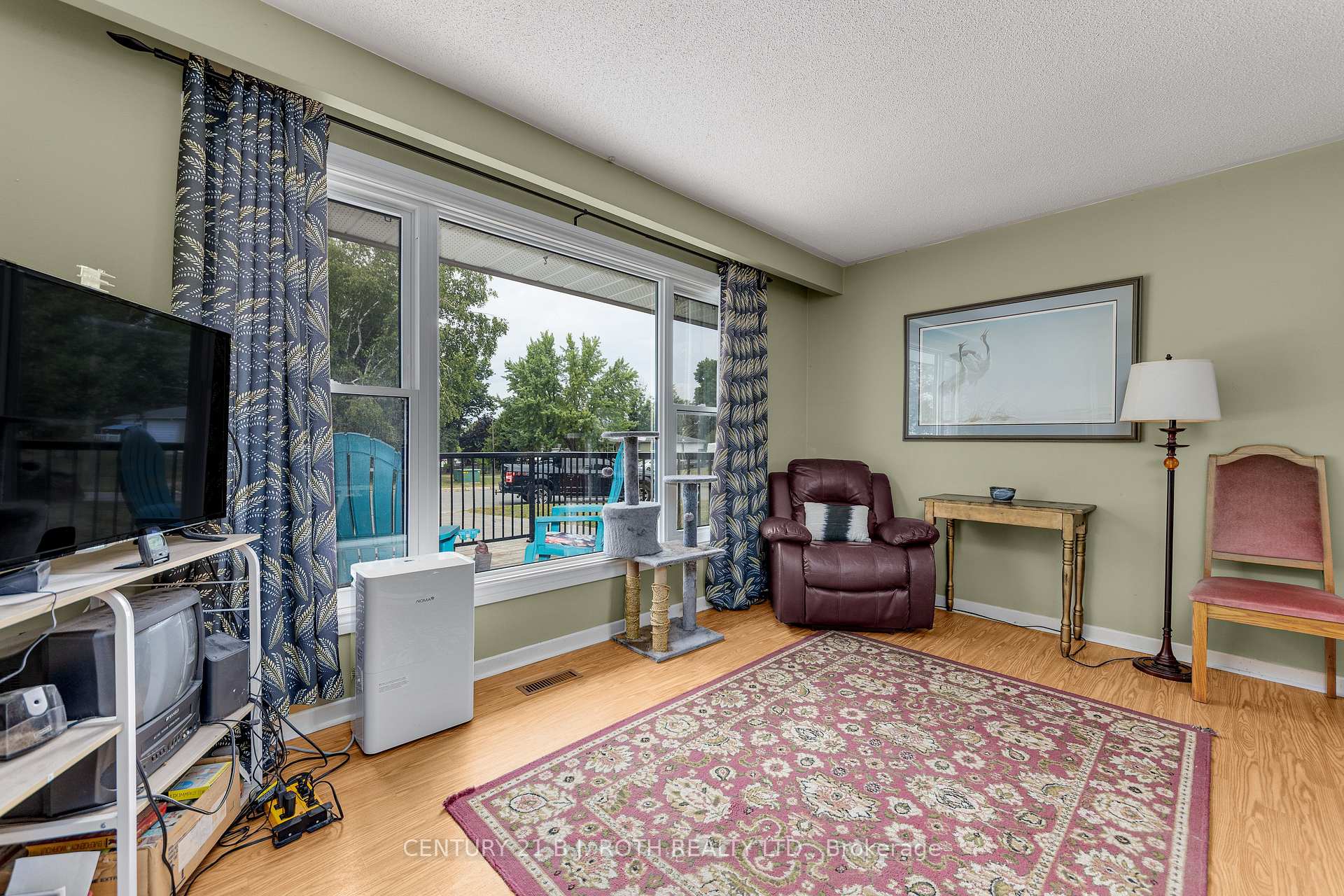 Photo 12 of 997 Glen Bogie Crescent, Midland — HOMEH