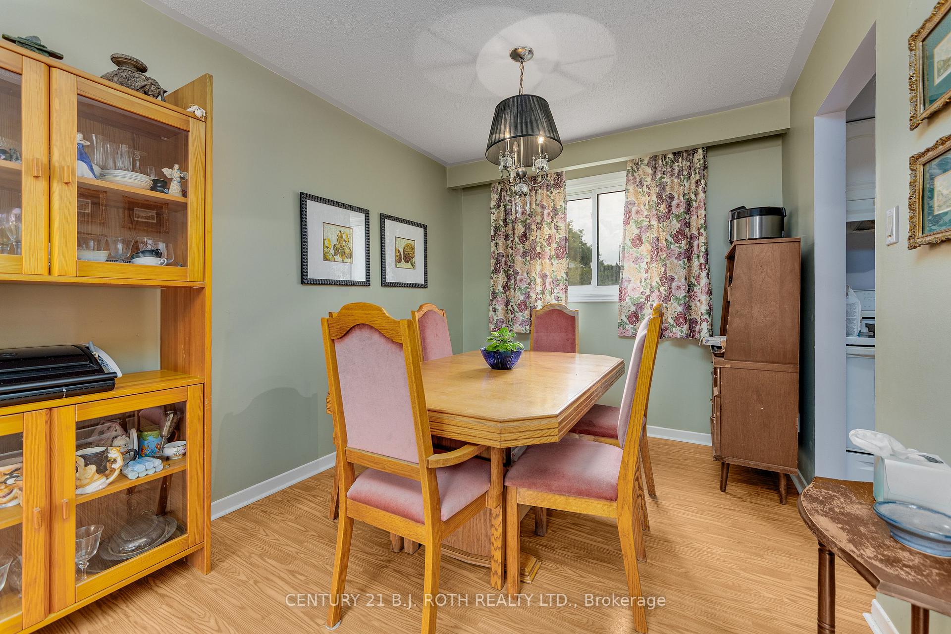 Photo 16 of 997 Glen Bogie Crescent, Midland — HOMEH