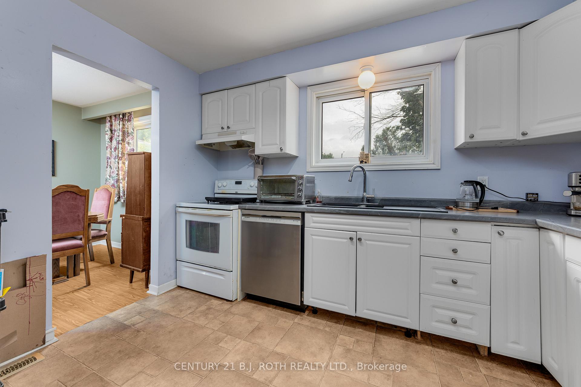 Photo 17 of 997 Glen Bogie Crescent, Midland — HOMEH