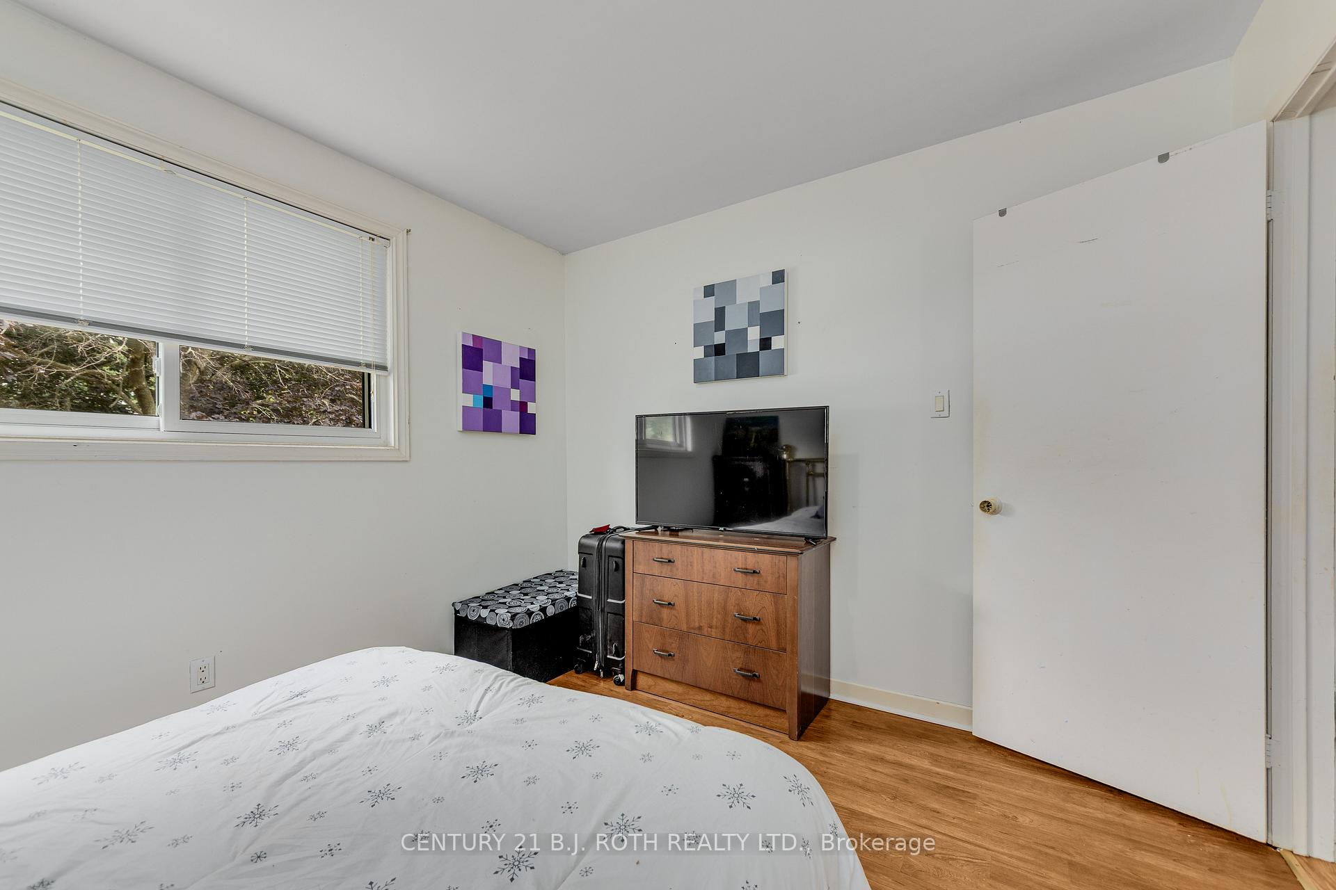 Photo 25 of 997 Glen Bogie Crescent, Midland — HOMEH
