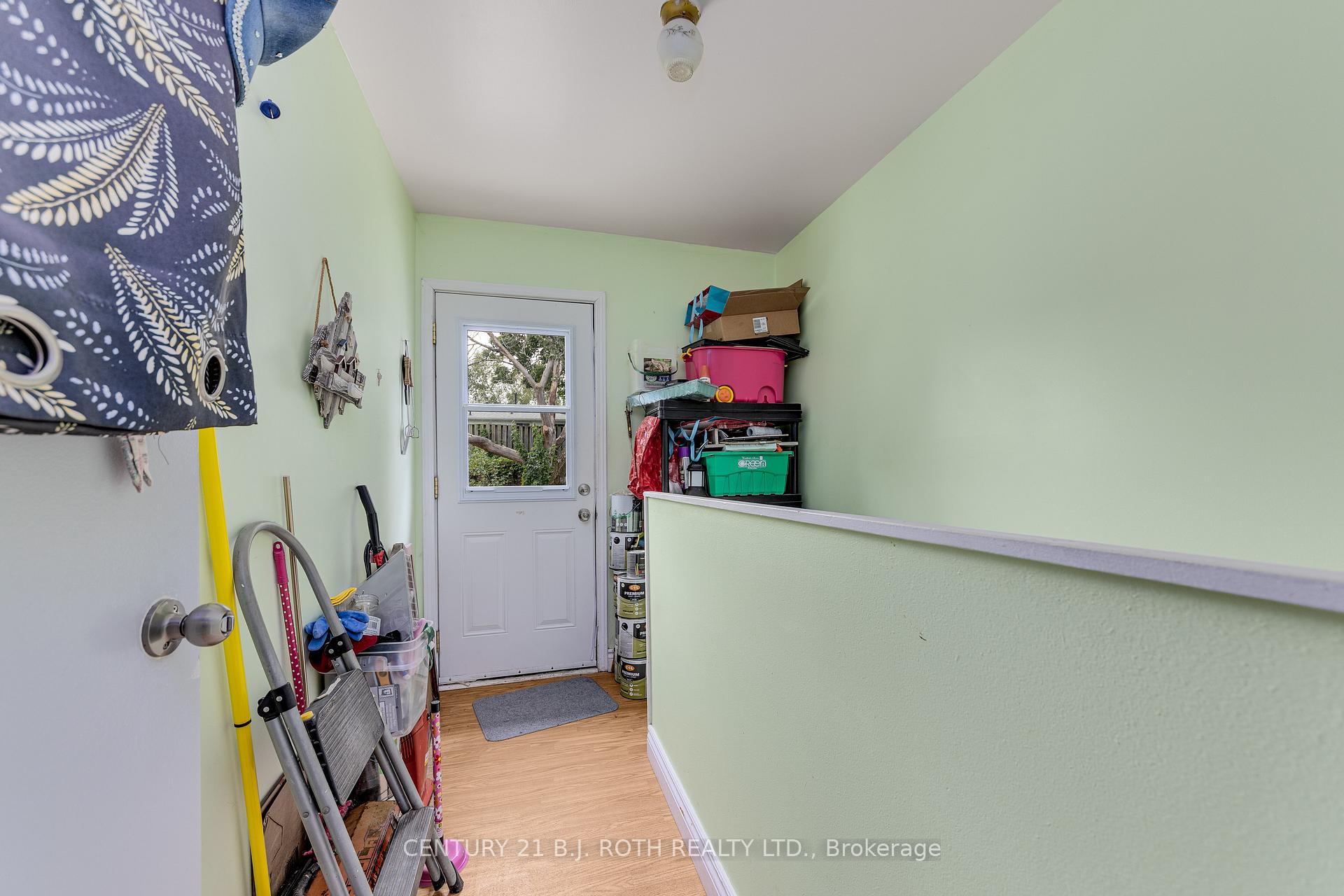 Photo 30 of 997 Glen Bogie Crescent, Midland — HOMEH