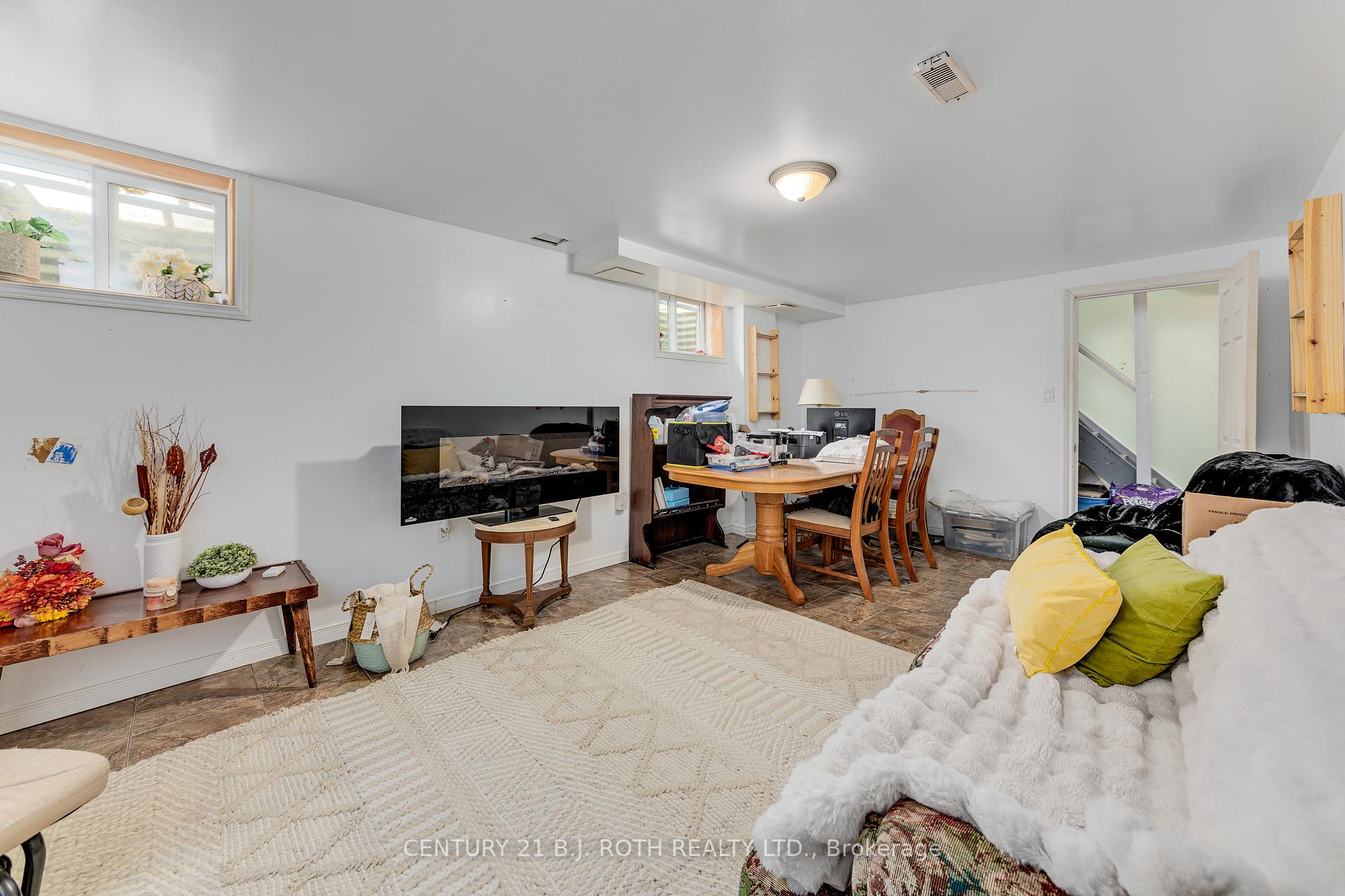 Photo 33 of 997 Glen Bogie Crescent, Midland — HOMEH