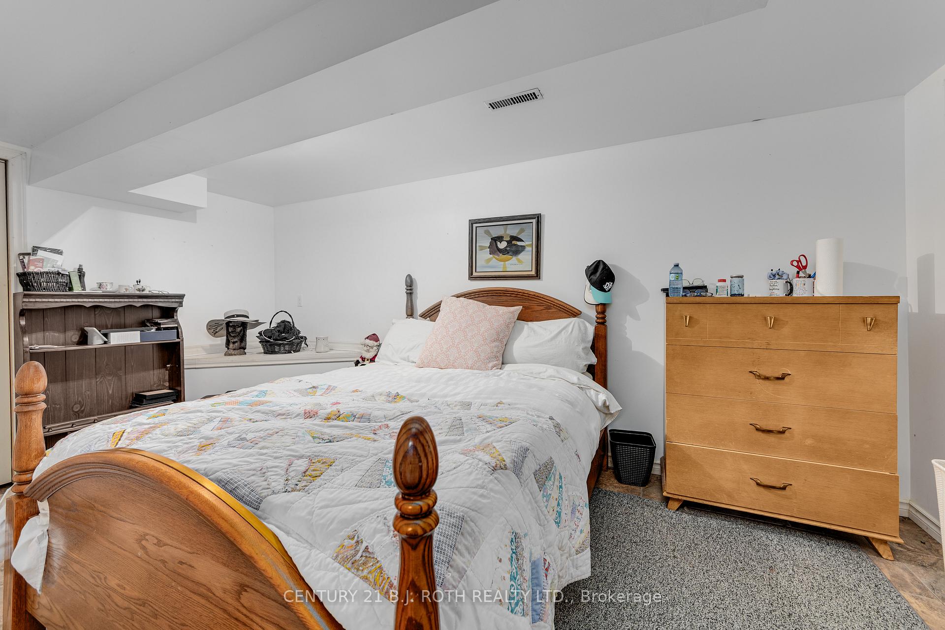 Photo 34 of 997 Glen Bogie Crescent, Midland — HOMEH