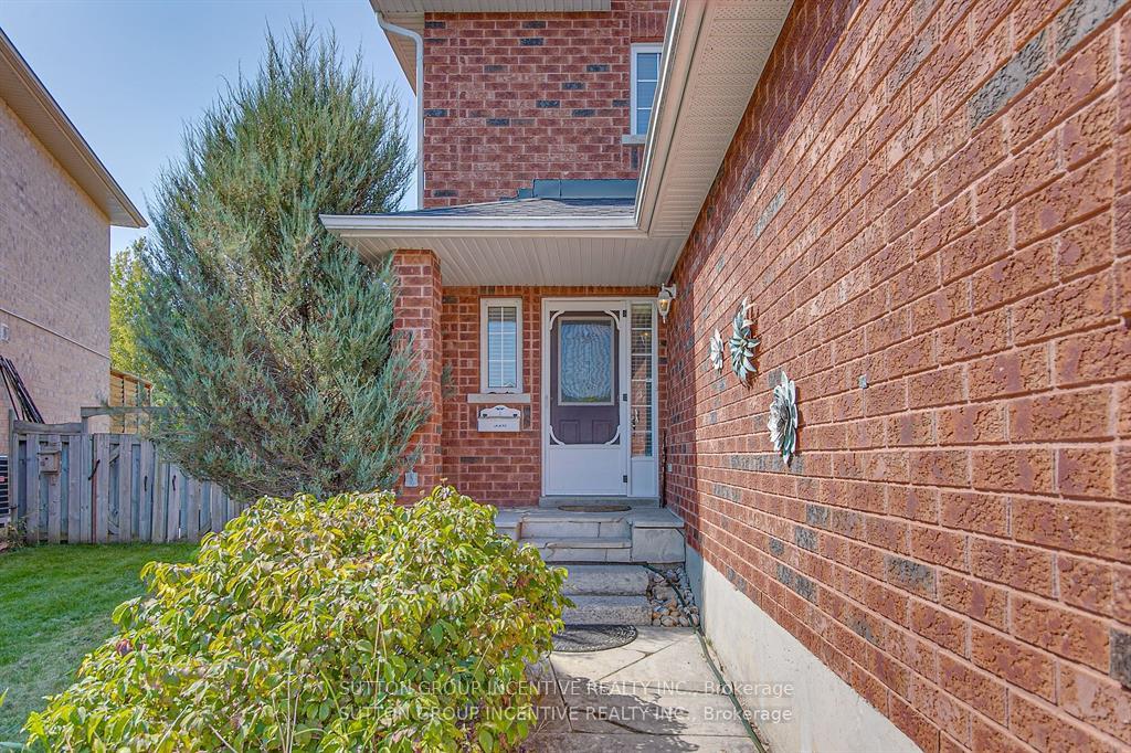 Photo 2 of 2318 Warrington Way, Innisfil, Alcona — HOMEH