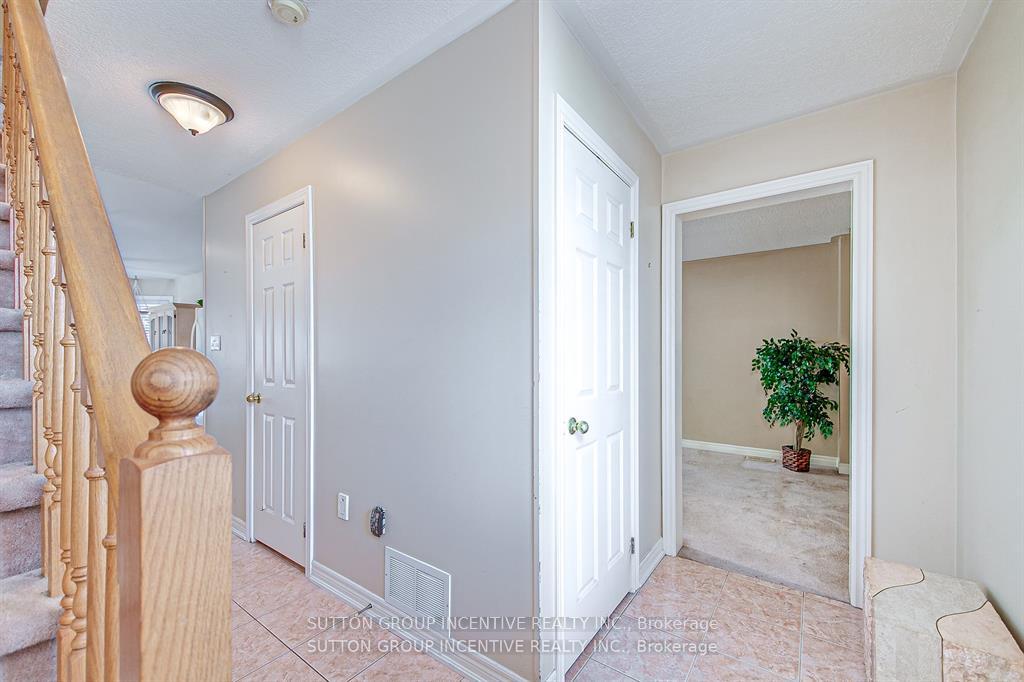 Photo 4 of 2318 Warrington Way, Innisfil, Alcona — HOMEH