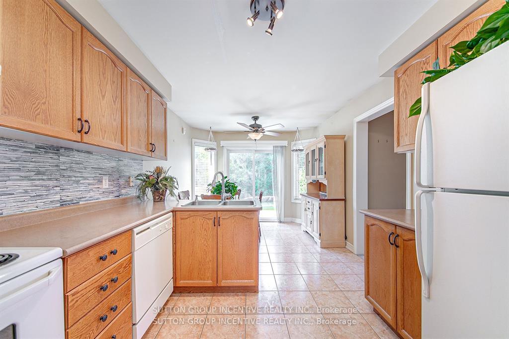 Photo 5 of 2318 Warrington Way, Innisfil, Alcona — HOMEH