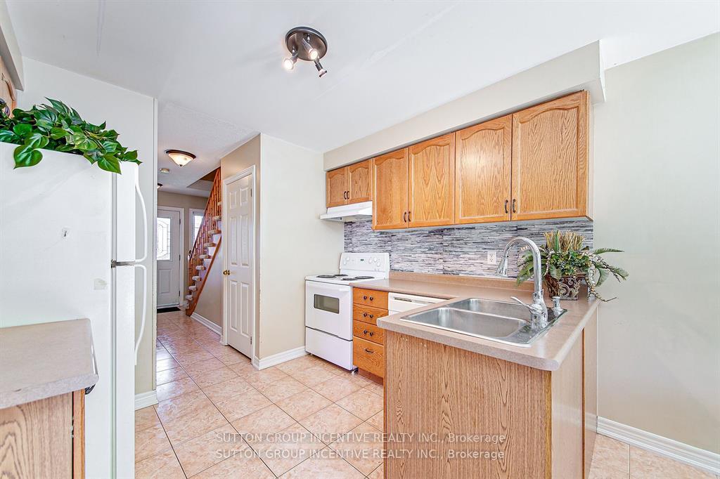 Photo 6 of 2318 Warrington Way, Innisfil, Alcona — HOMEH
