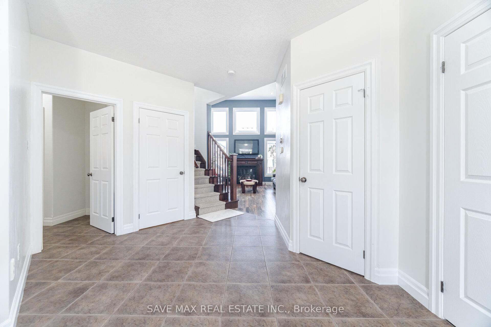 Photo 6 of 334 Zeller Drive, Kitchener, Grand River South — HOMEH