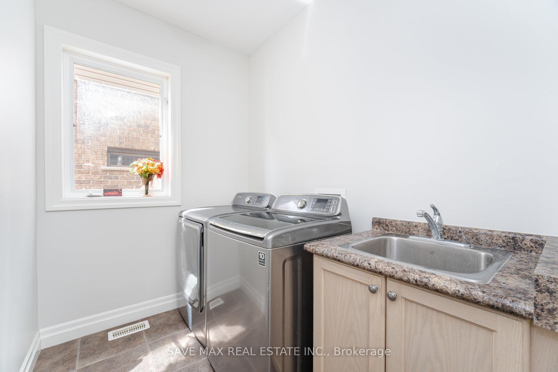 Photo 11 of 334 Zeller Drive, Kitchener, Grand River South — HOMEH